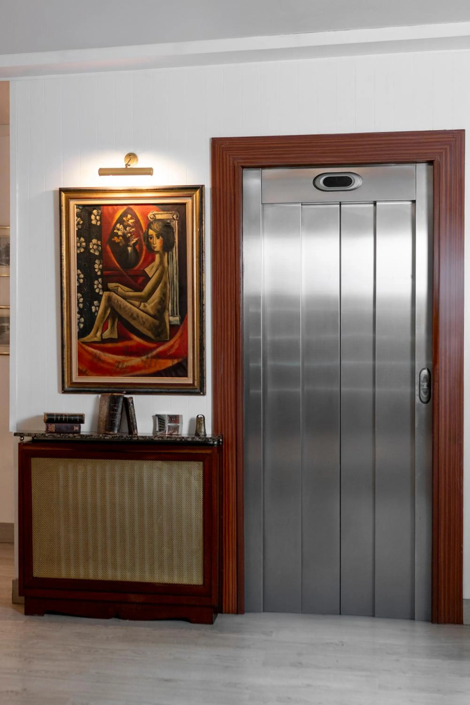 elevator in Hotel Primavera Benidorm