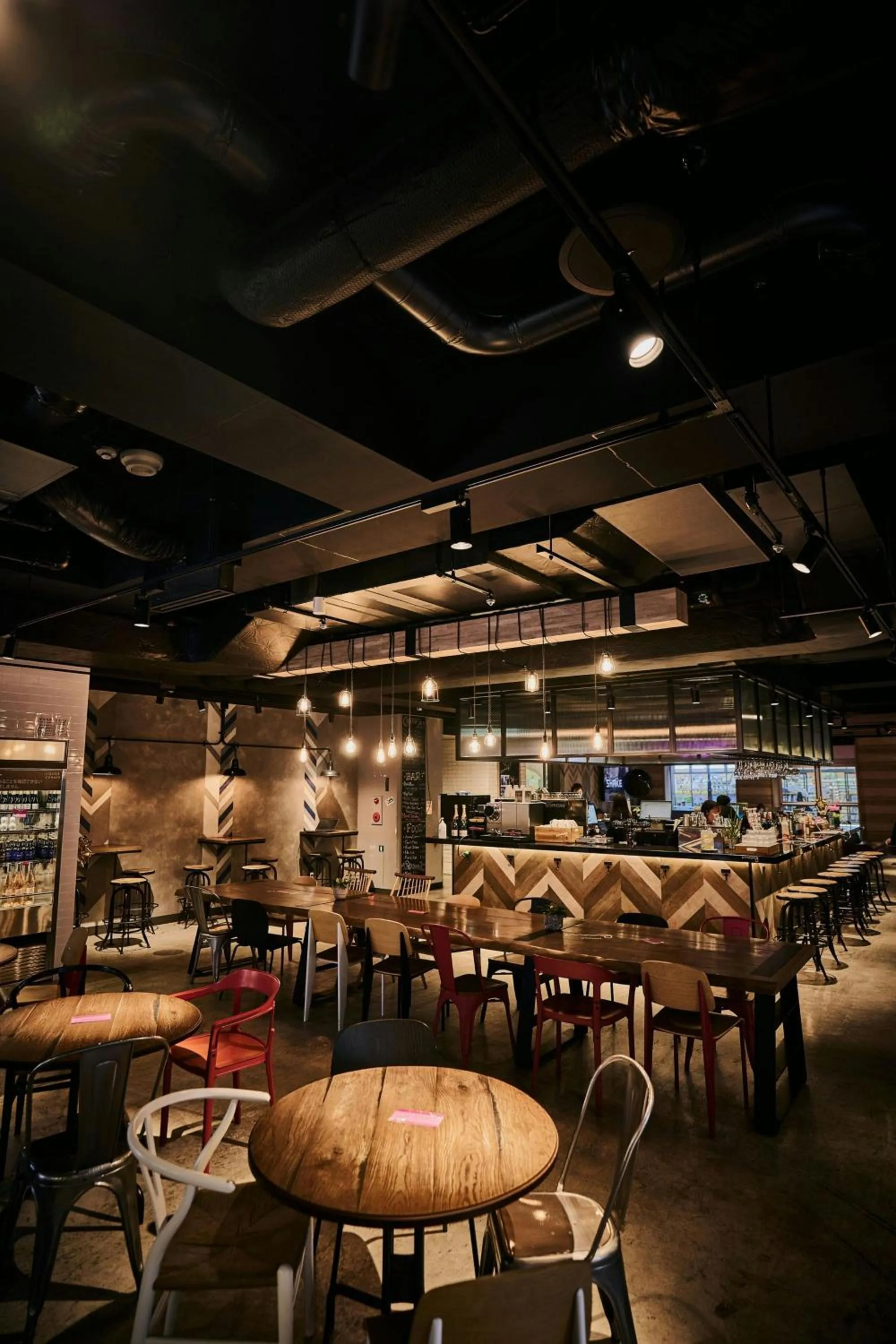 Lounge or bar in MOXY Tokyo Kinshicho