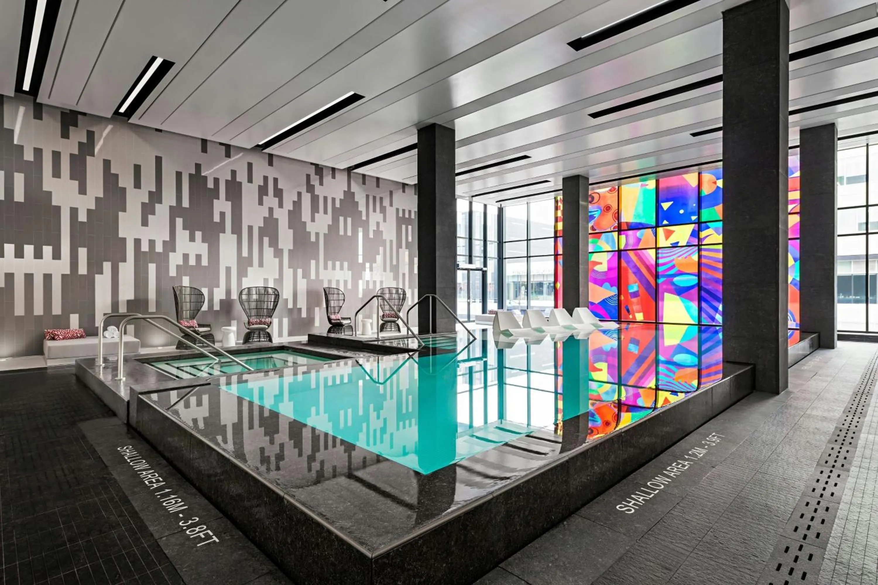 Swimming pool in Toronto Marriott Markham