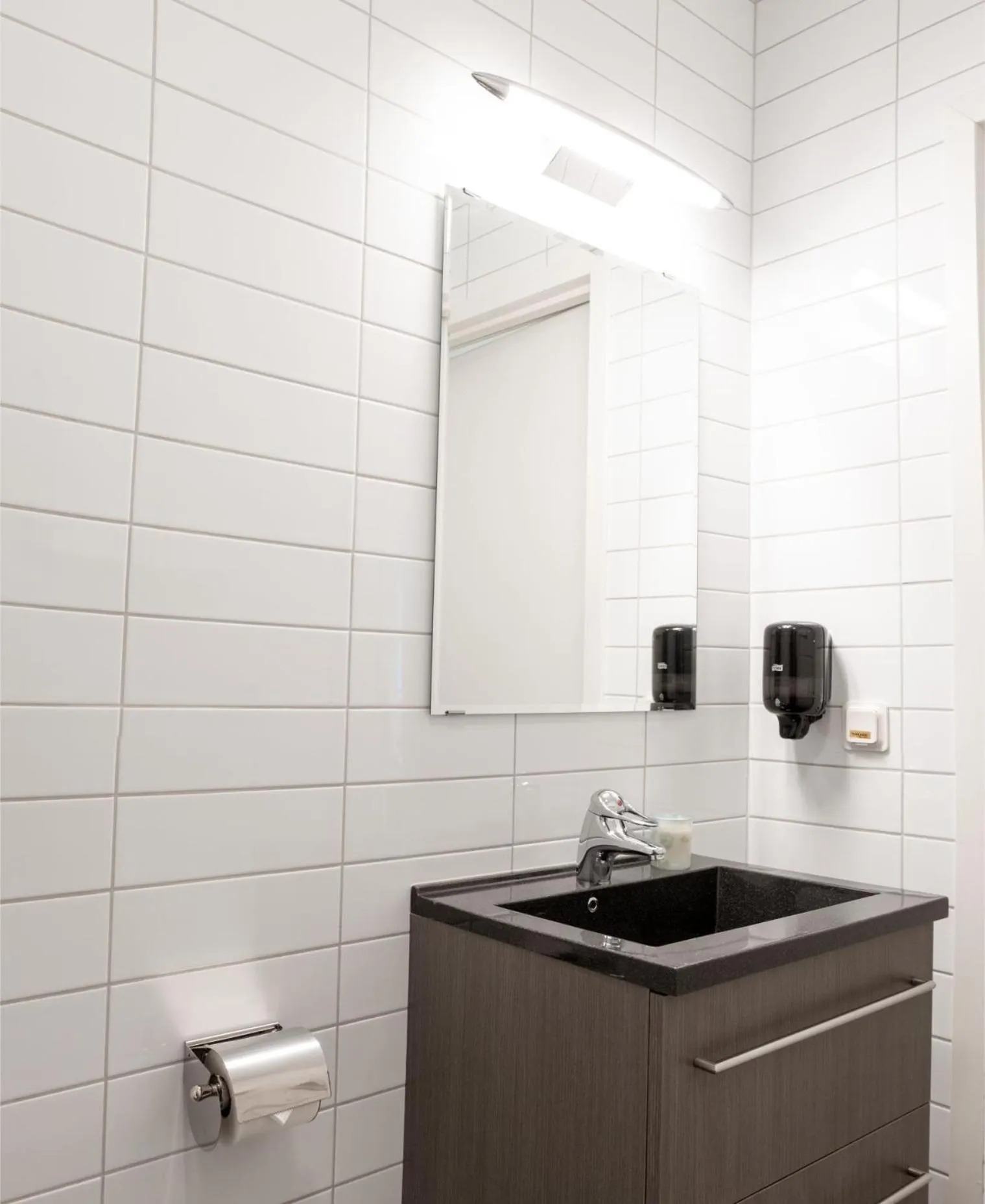 Bathroom in EttSmart Hotell