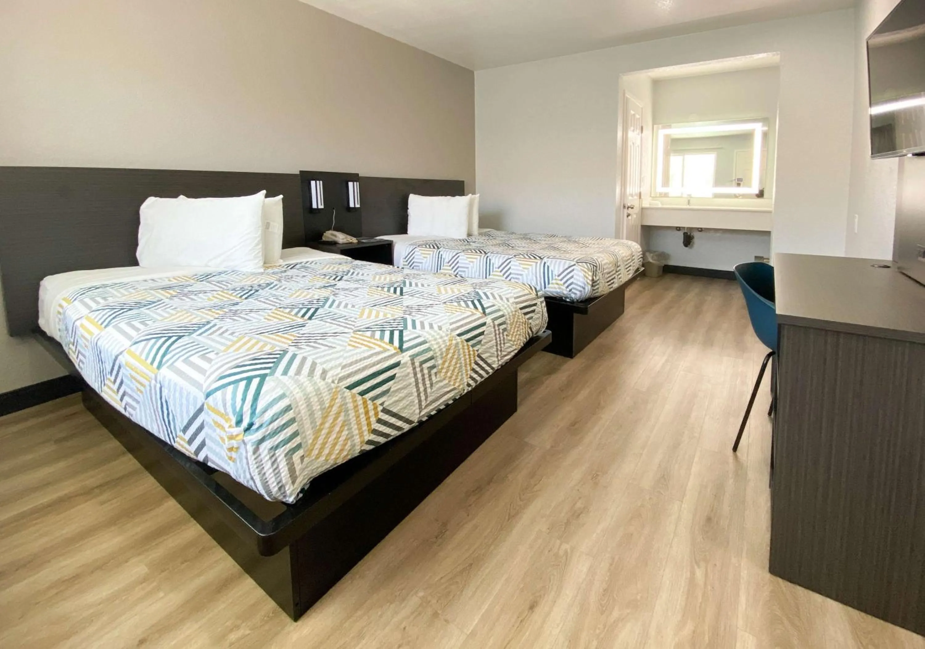 Bedroom, Bed in Motel 6-Costa Mesa, CA