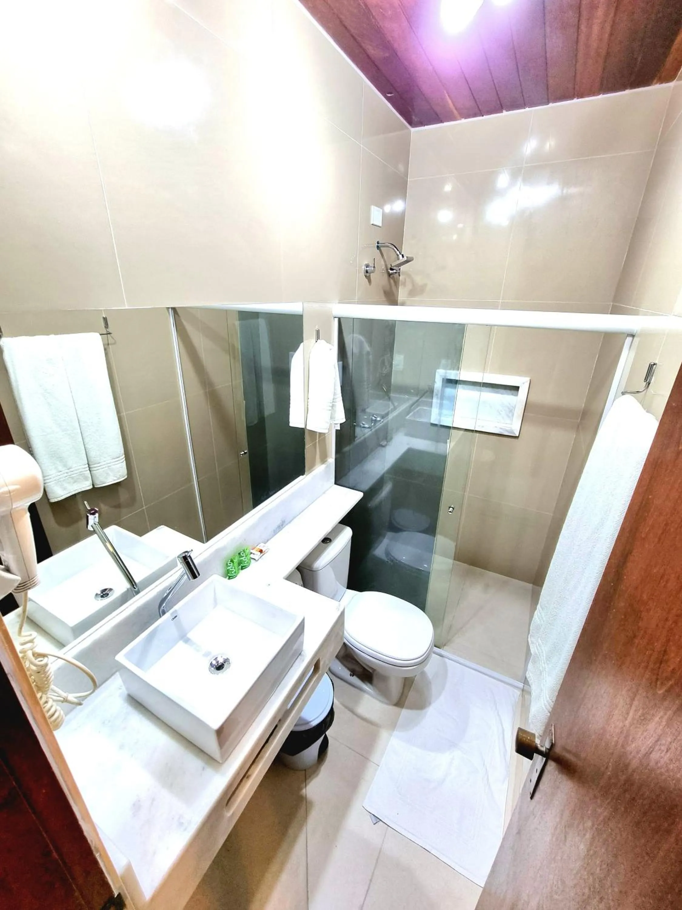 Bathroom in Pousada Shalom Beach