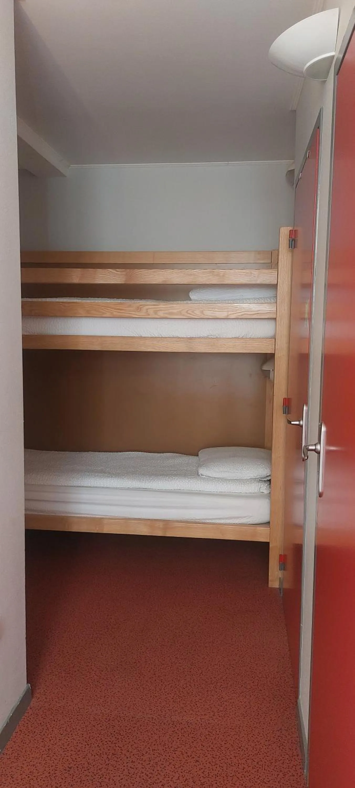 Bed in Logis Hotel Restaurant Le Cygne