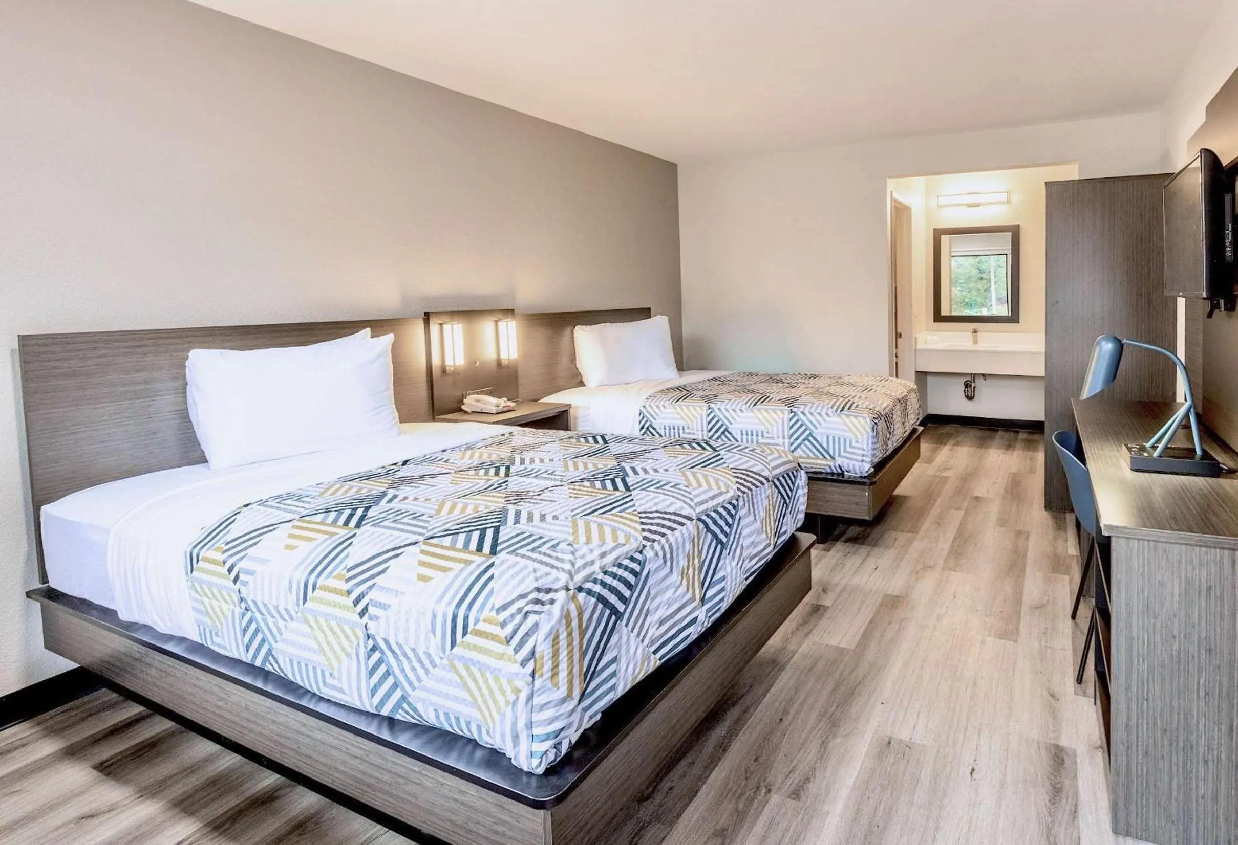 Bedroom, Bed in Motel 6-Carlsbad, CA - East Near LEGOLAND