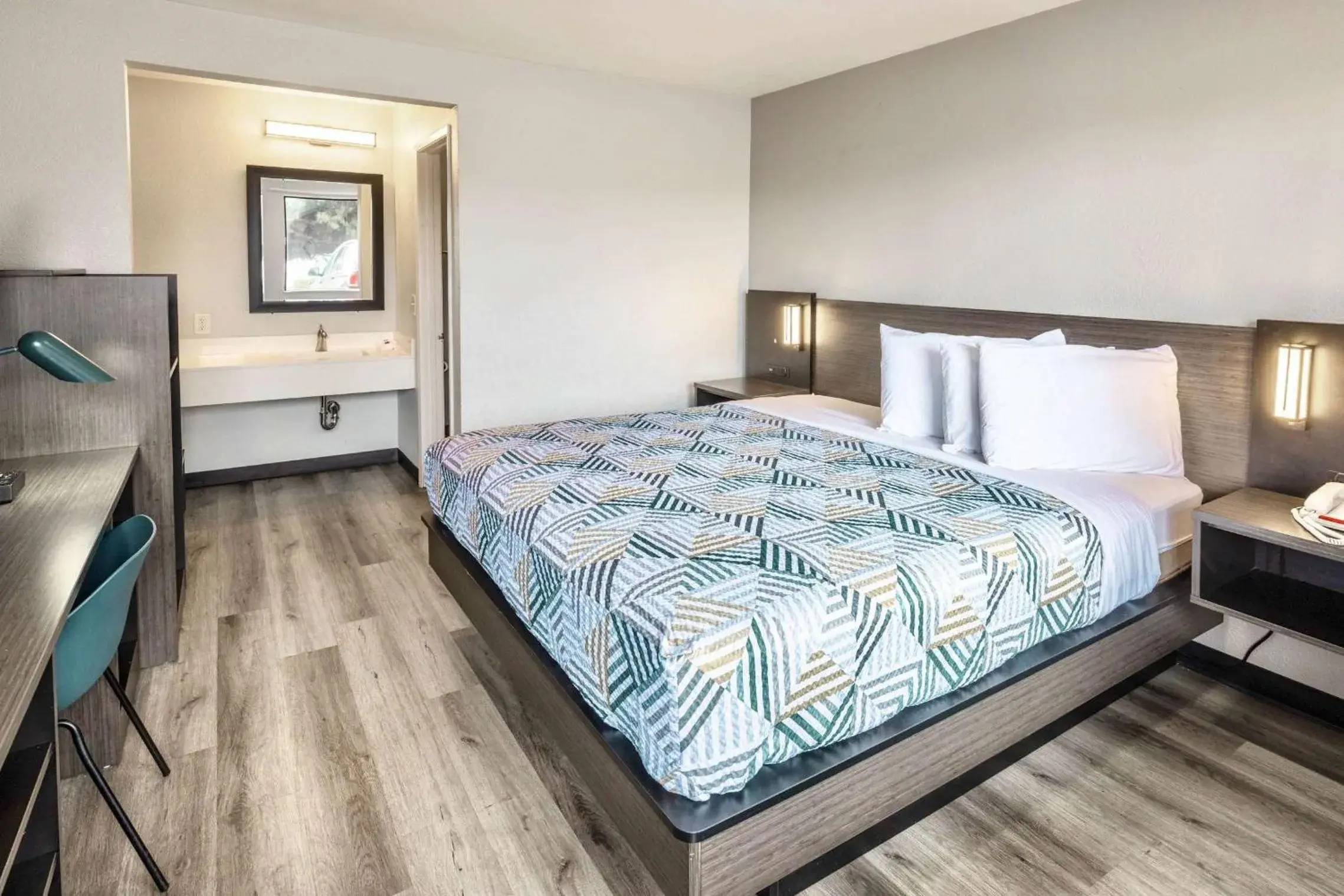 King Room - Non-Smoking in Motel 6-Carlsbad, CA - East Near LEGOLAND King Room - Non-Smoking in Motel 6-Carlsbad, CA - East Near LEGOLAND