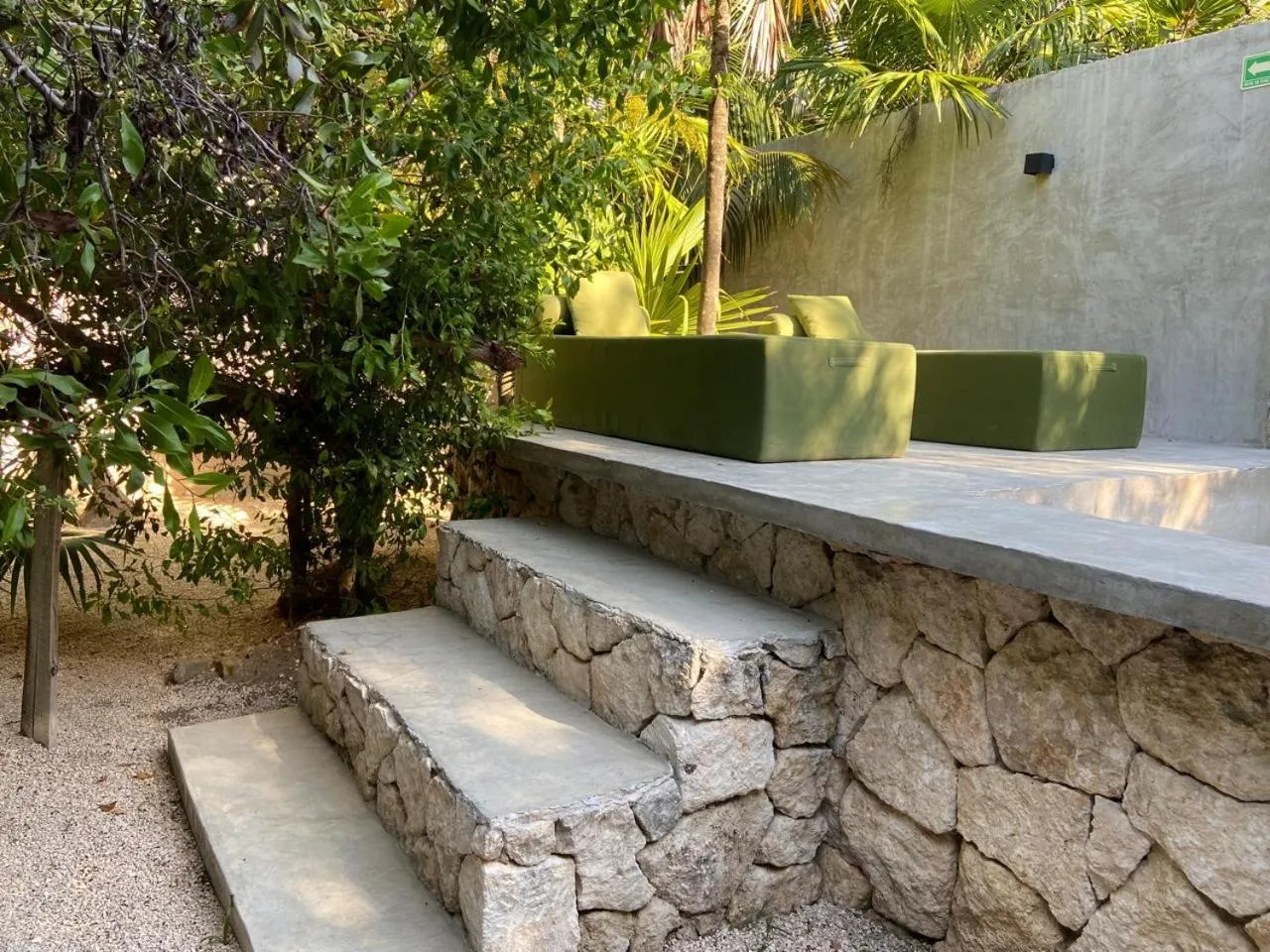 Swimming pool in Amor Rooms