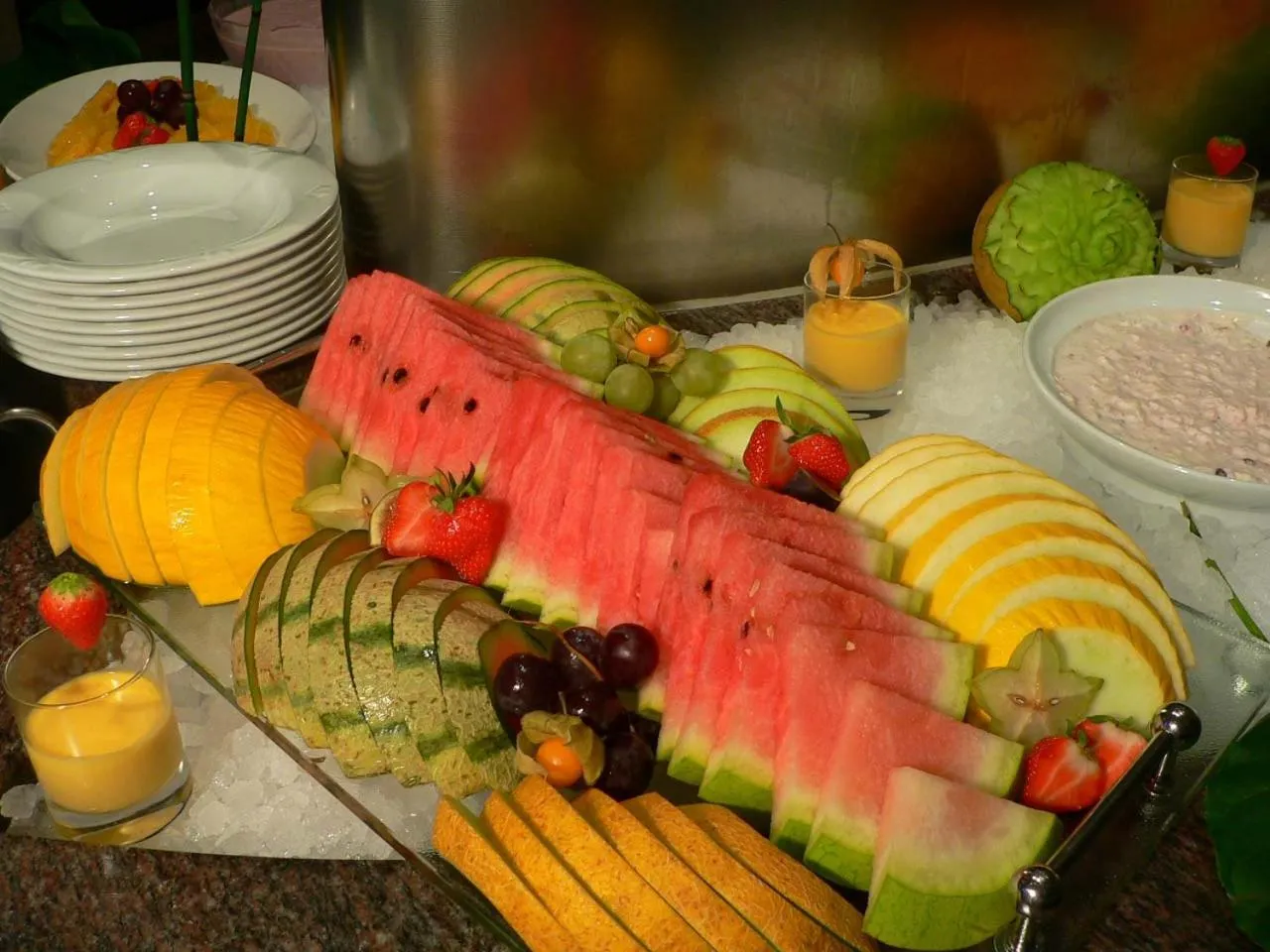 Restaurant/places to eat in Retaj Moroni