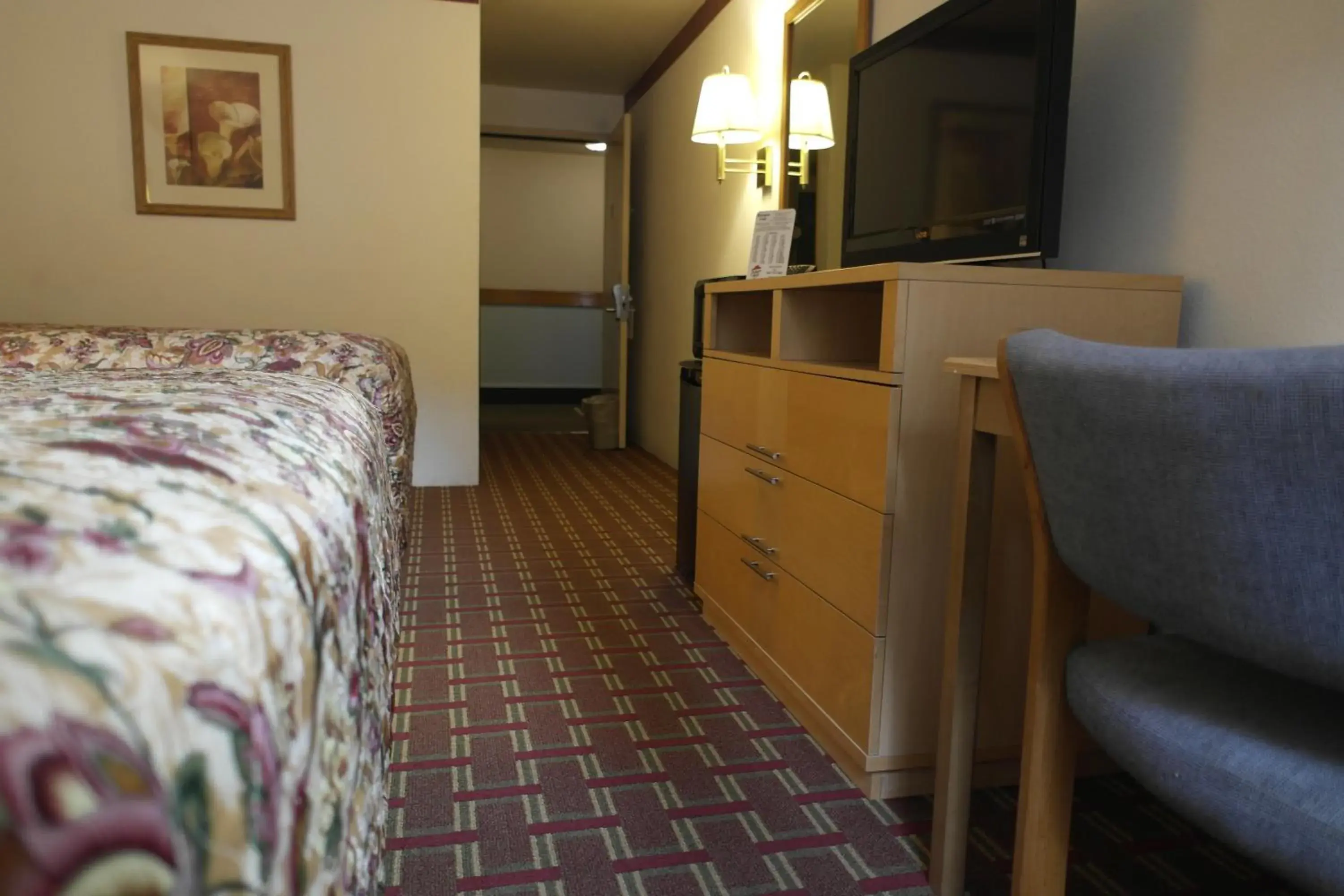 Photo of the whole room, Bed in Bellingham Lodge Photo of the whole room, Bed in Bellingham Lodge