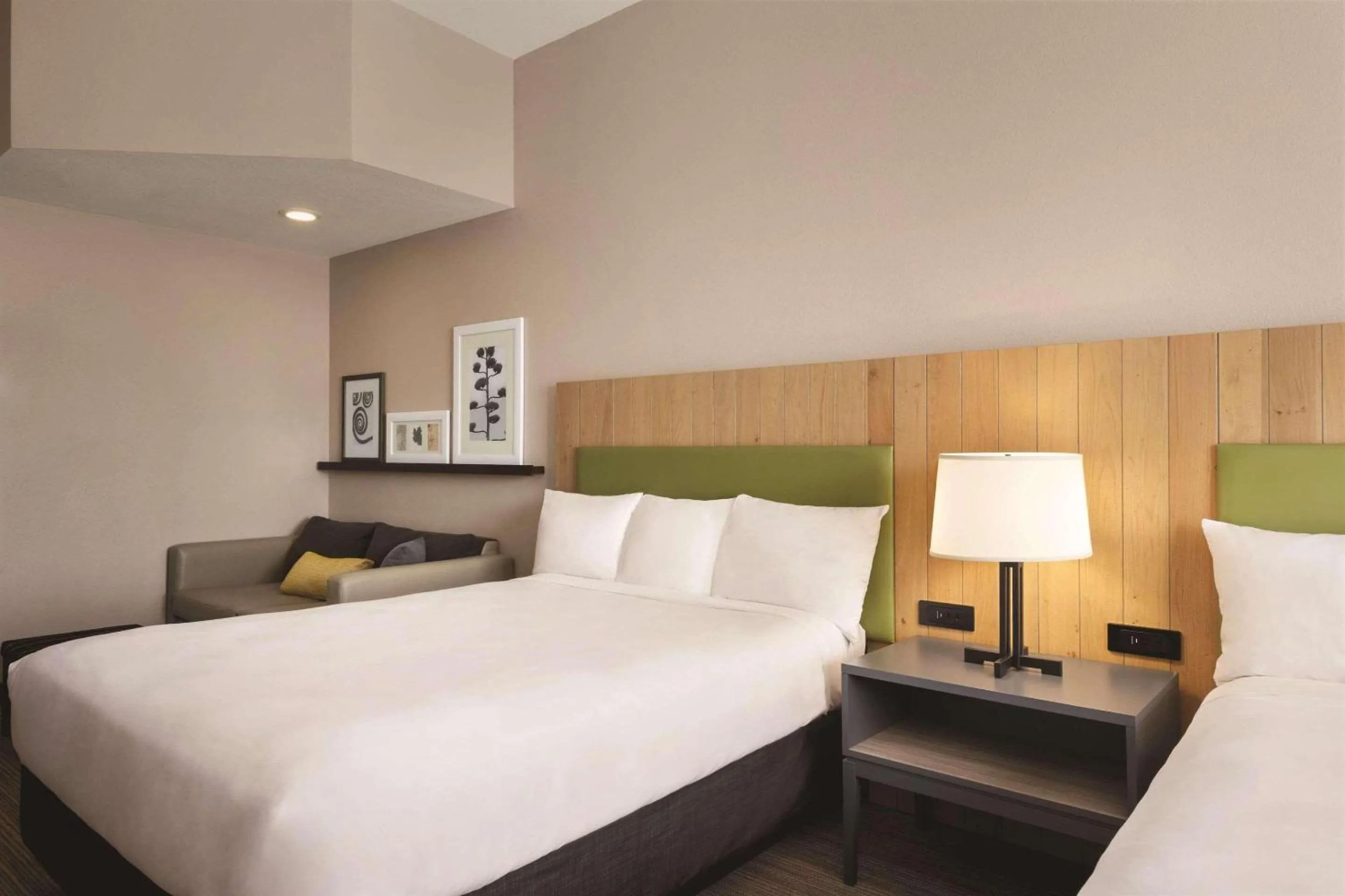 Bedroom, Bed in Country Inn & Suites by Radisson, Bradenton-Lakewood-Ranch, FL