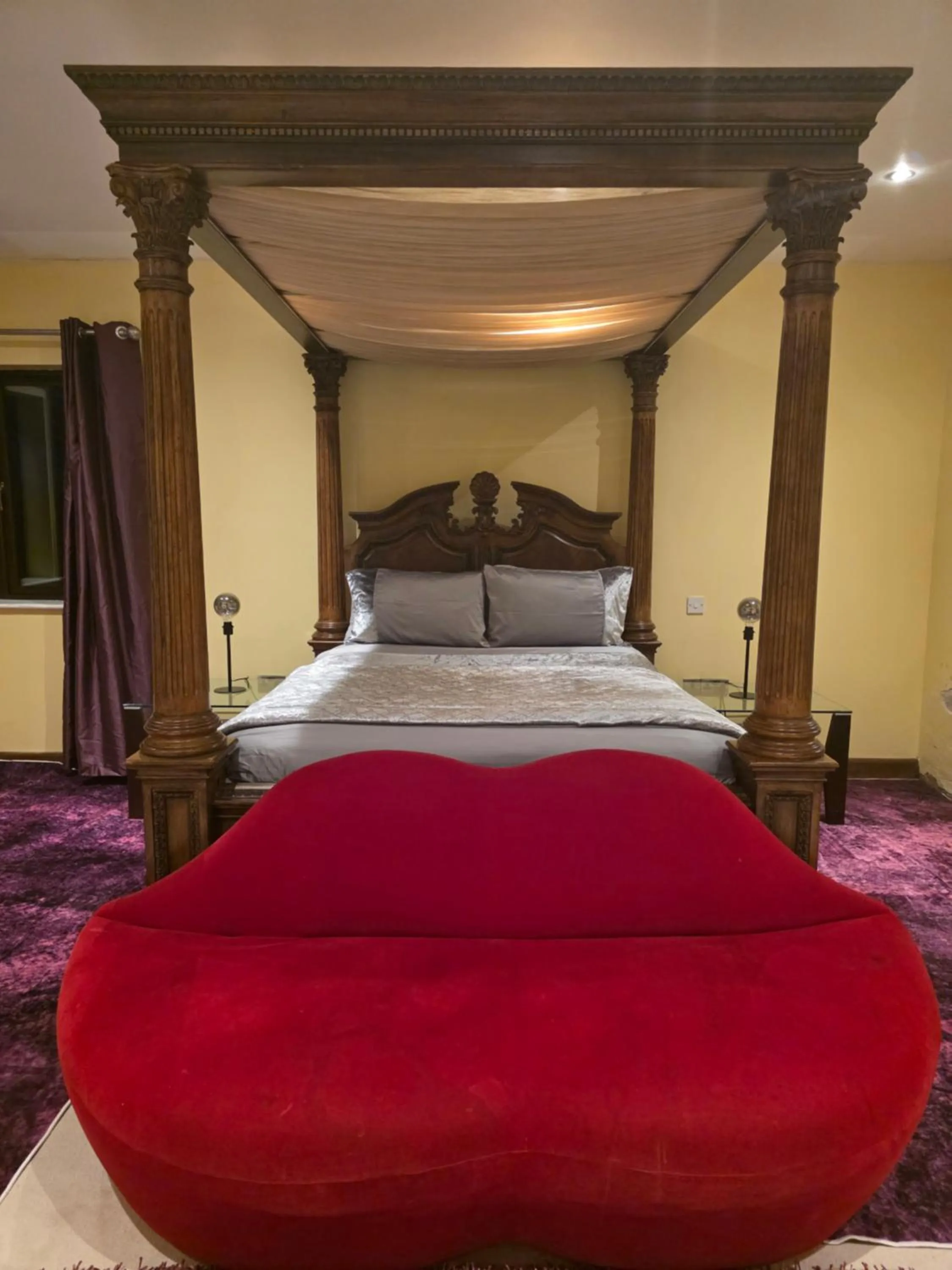 Bed in Moorepark West House