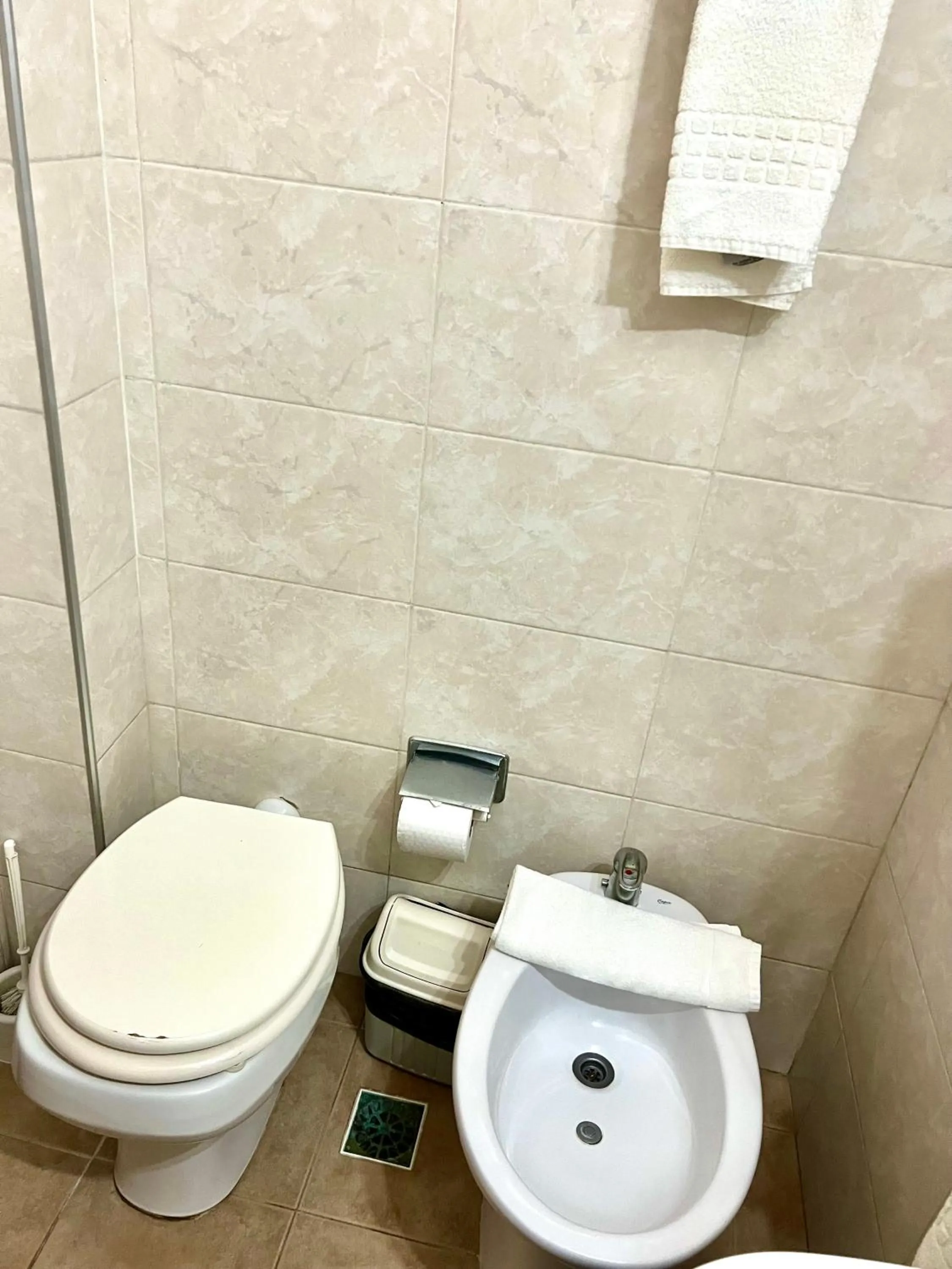 Toilet in Hotel Concorde