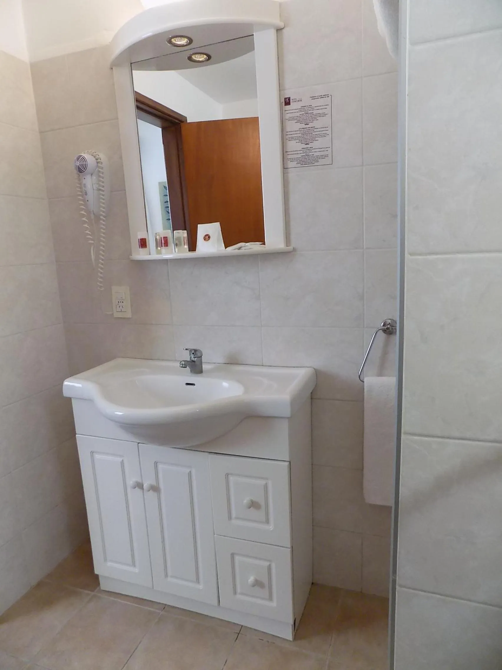 Bathroom in Hotel Concorde