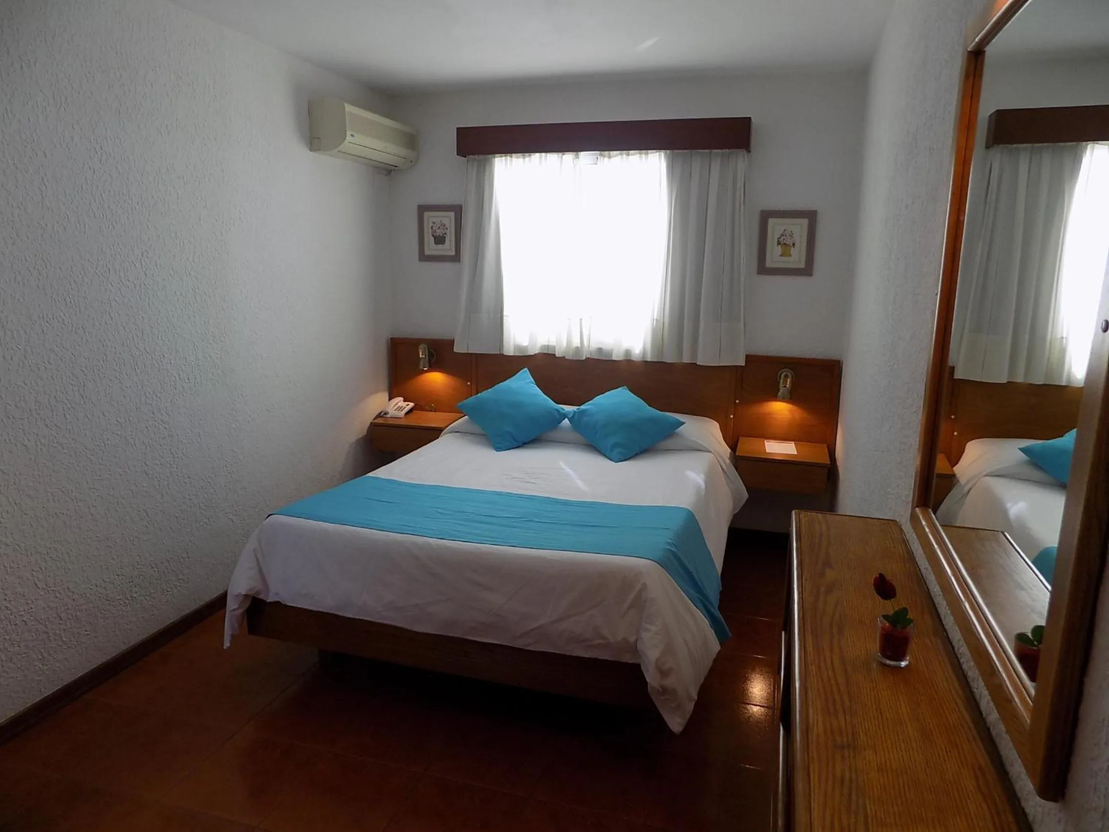 Bedroom, Bed in Hotel Concorde