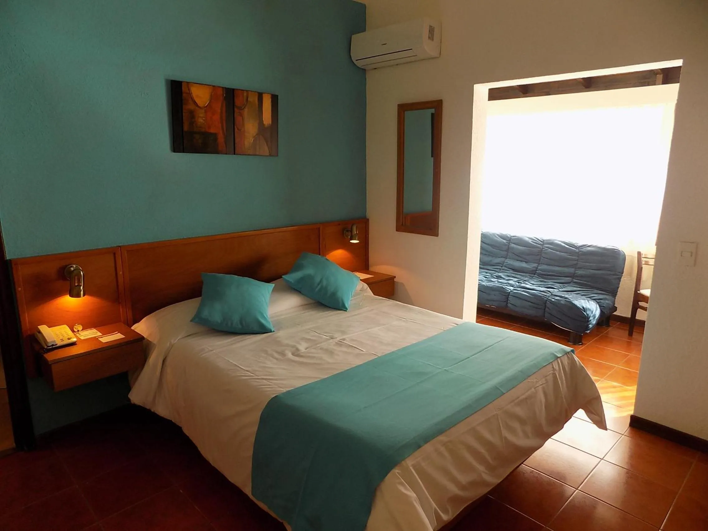 Photo of the whole room, Bed in Hotel Concorde