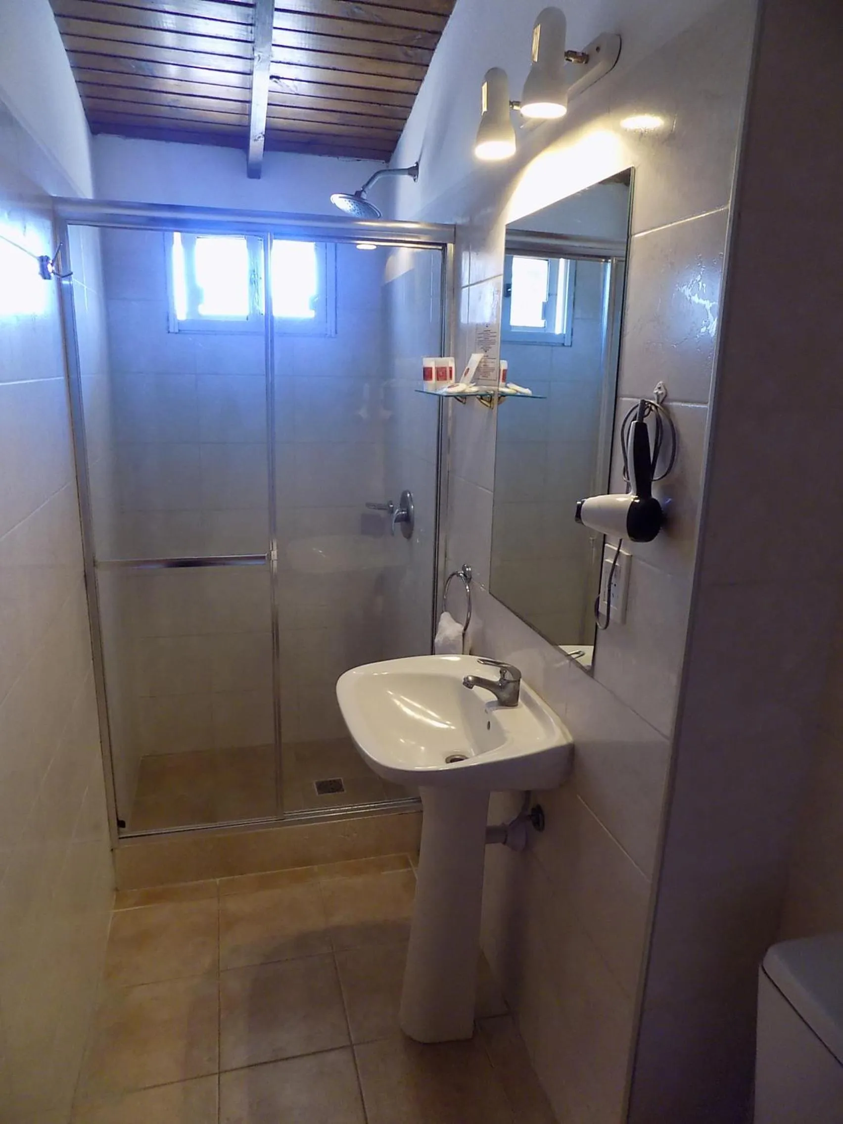 Toilet in Hotel Concorde