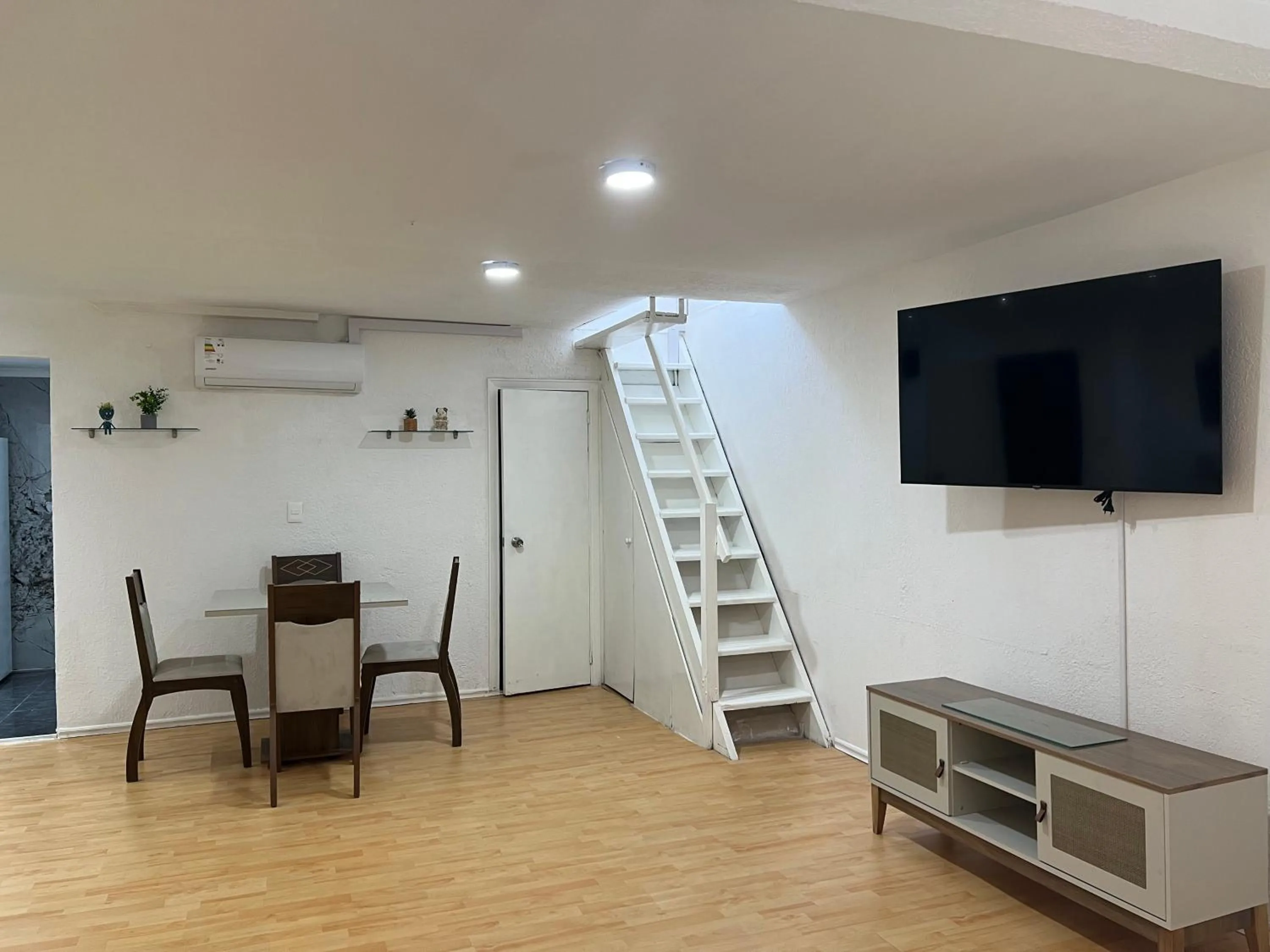 TV and multimedia in Hotel Concorde