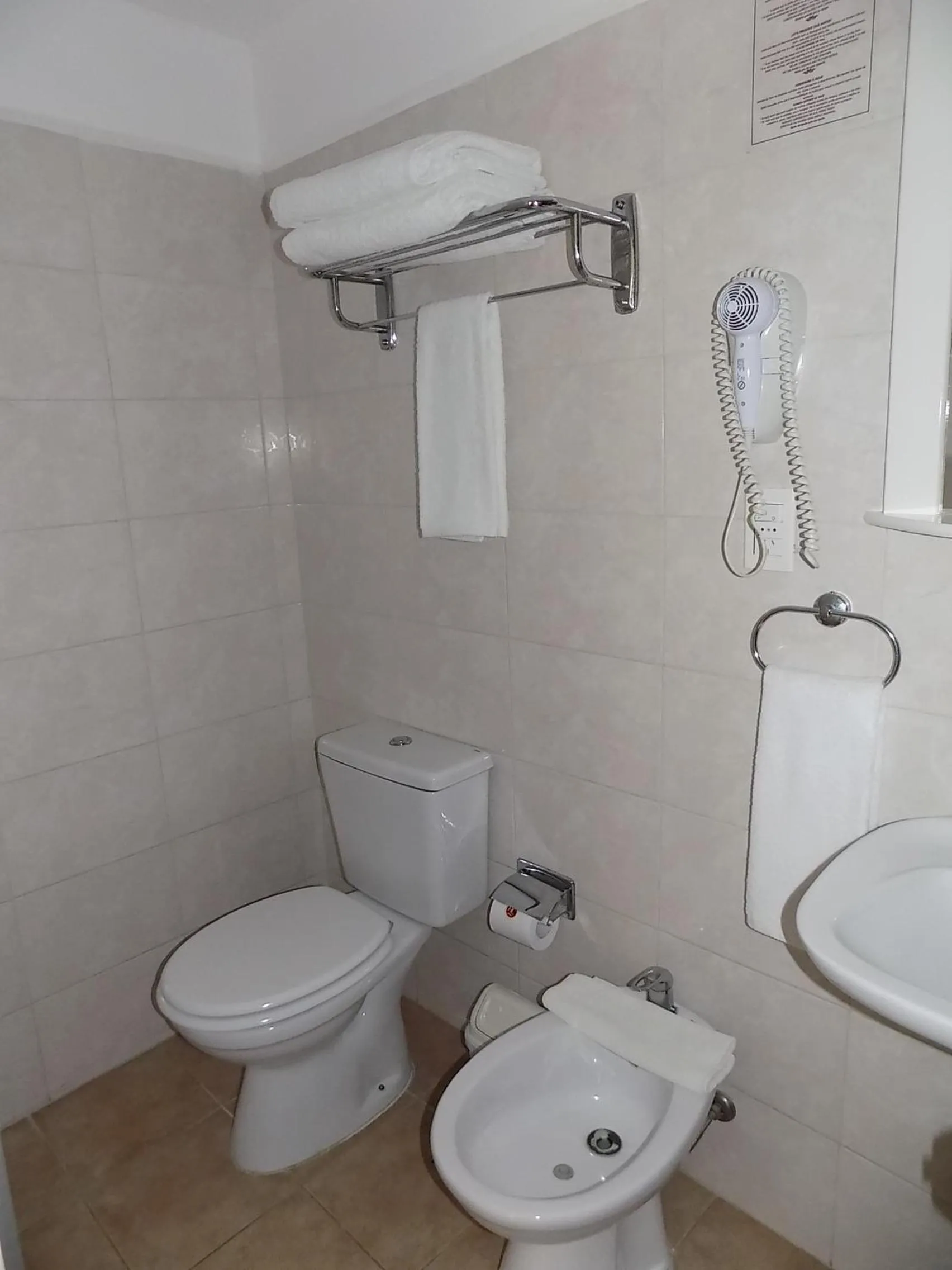 Toilet in Hotel Concorde