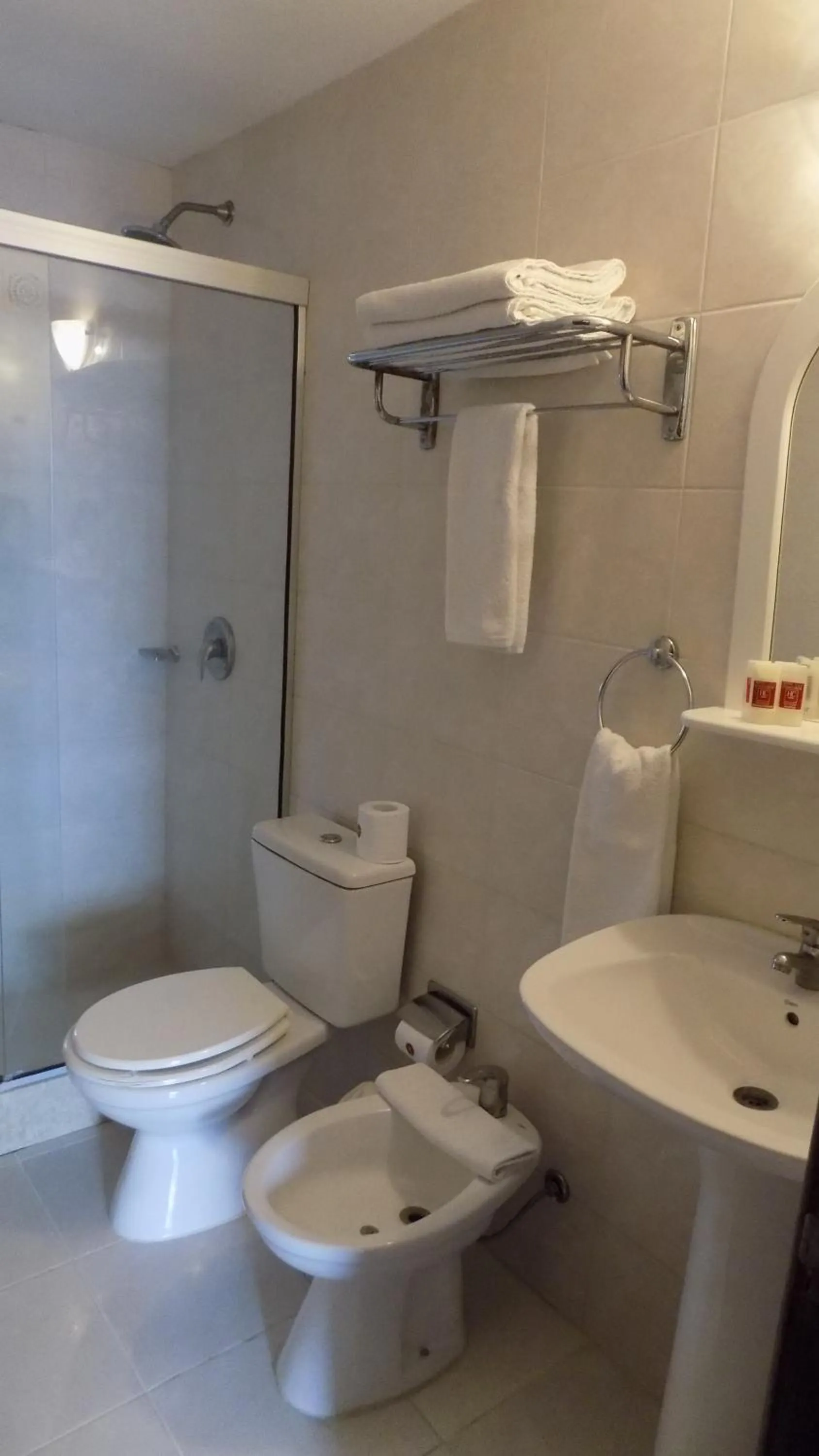 Toilet in Hotel Concorde