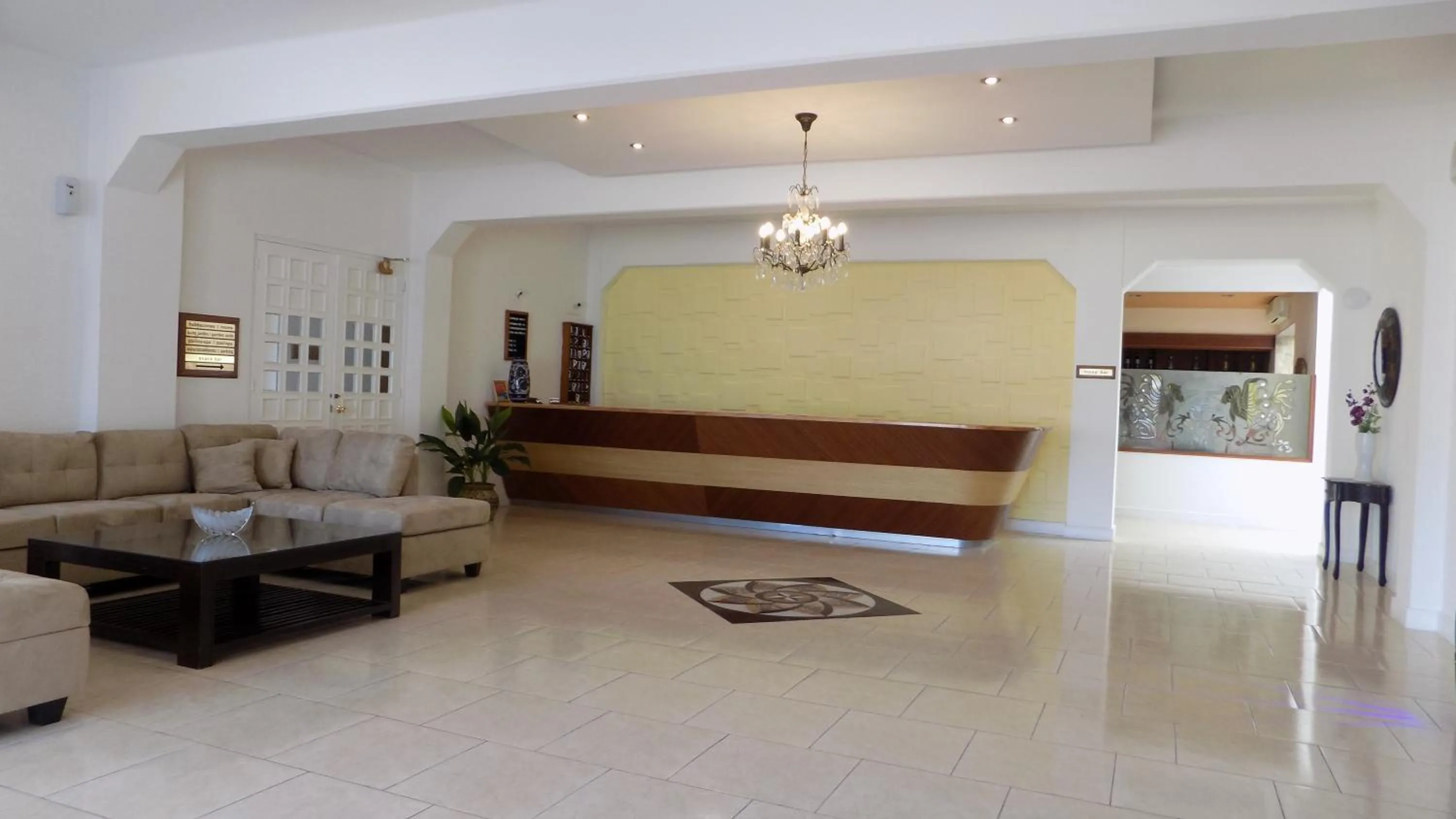 Facade/entrance, Bed in Hotel Concorde