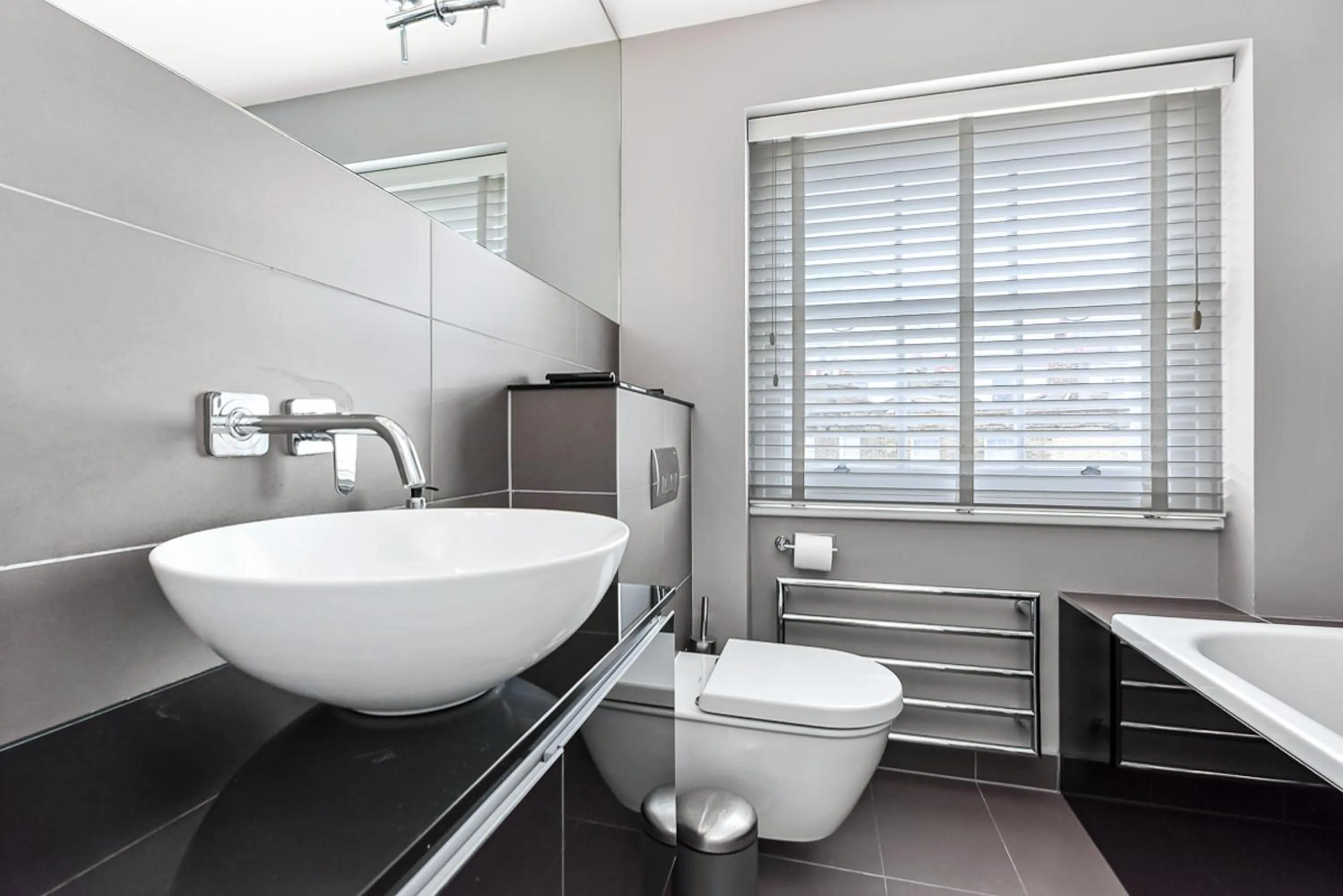 Woodbridge House Apartment