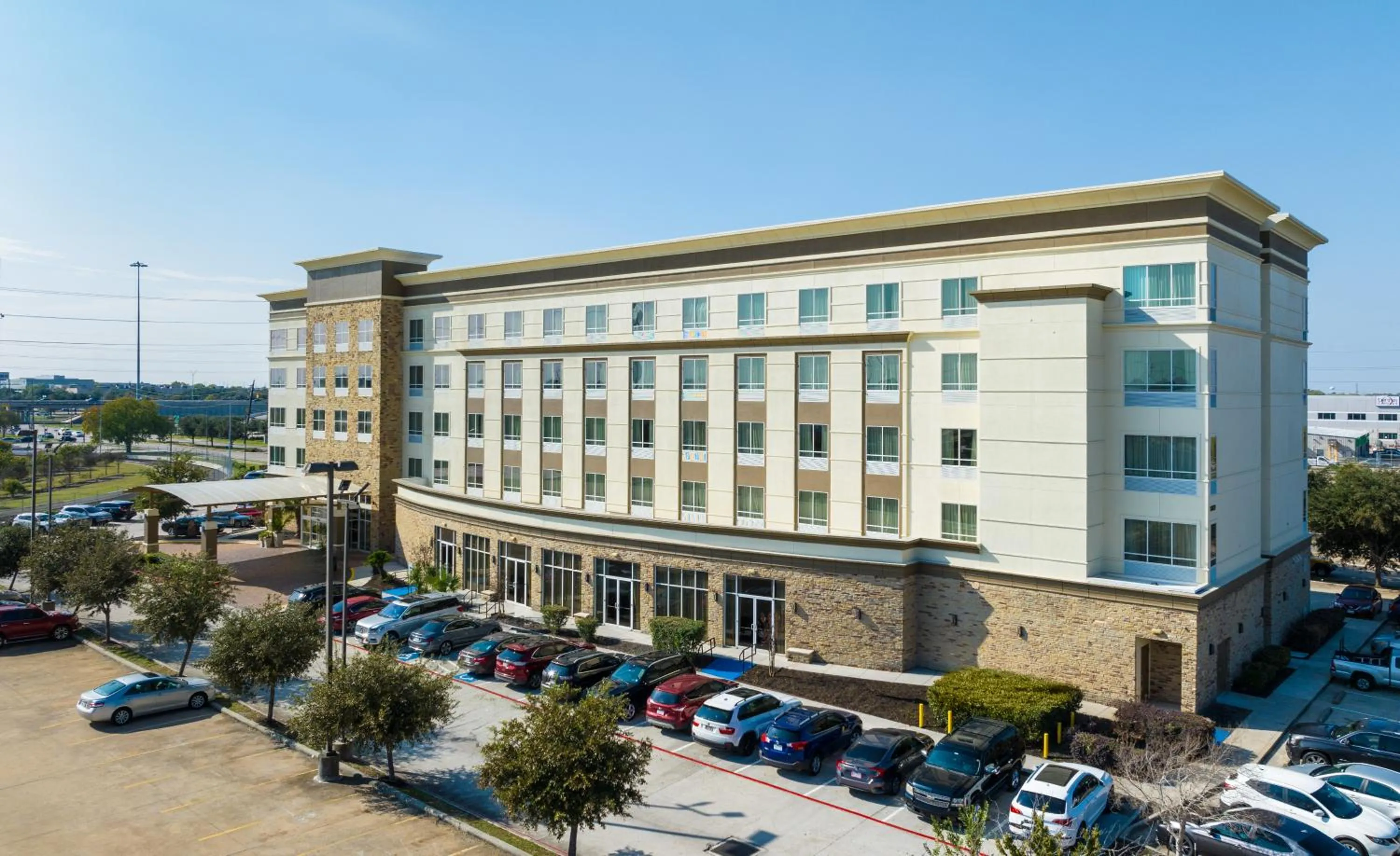 Property building in DoubleTree by Hilton Houston Westchase