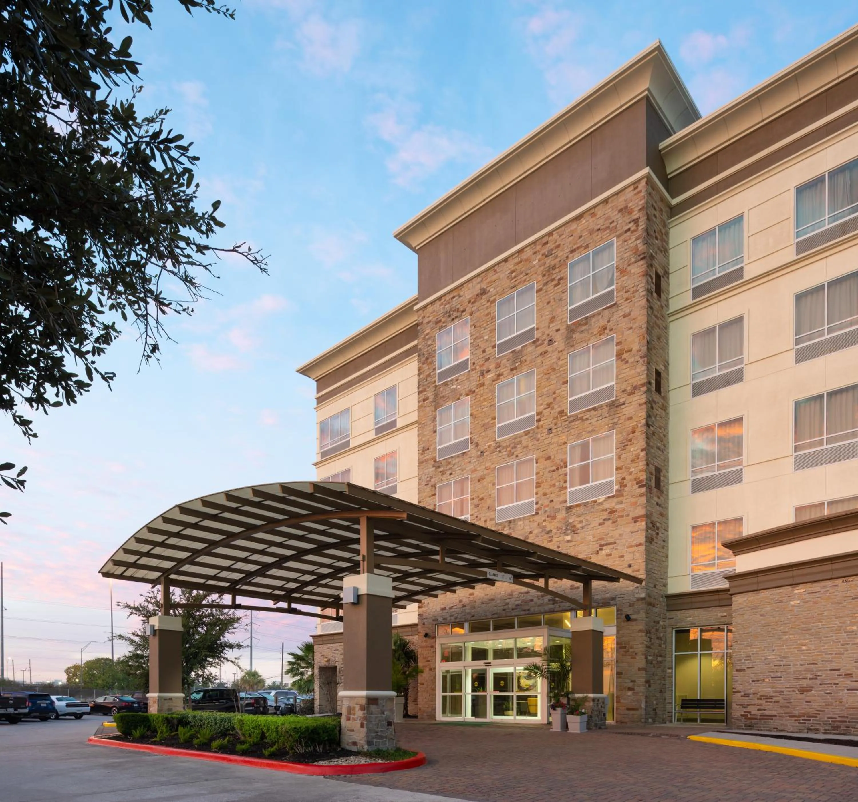 Property building in DoubleTree by Hilton Houston Westchase