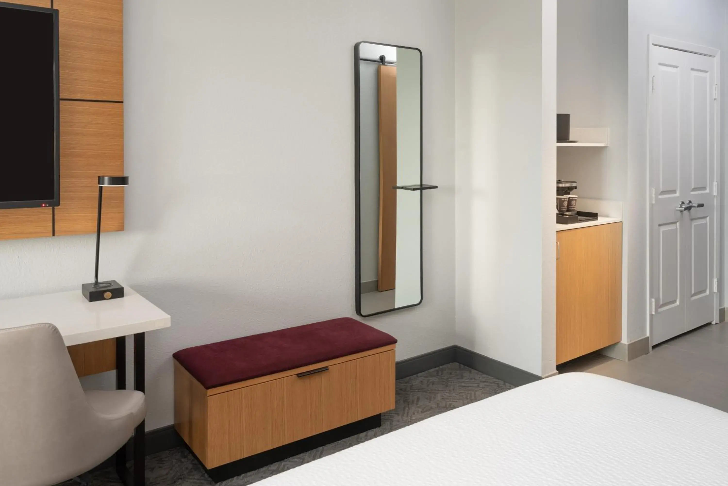 Bed in DoubleTree by Hilton Houston Westchase Bed in DoubleTree by Hilton Houston Westchase