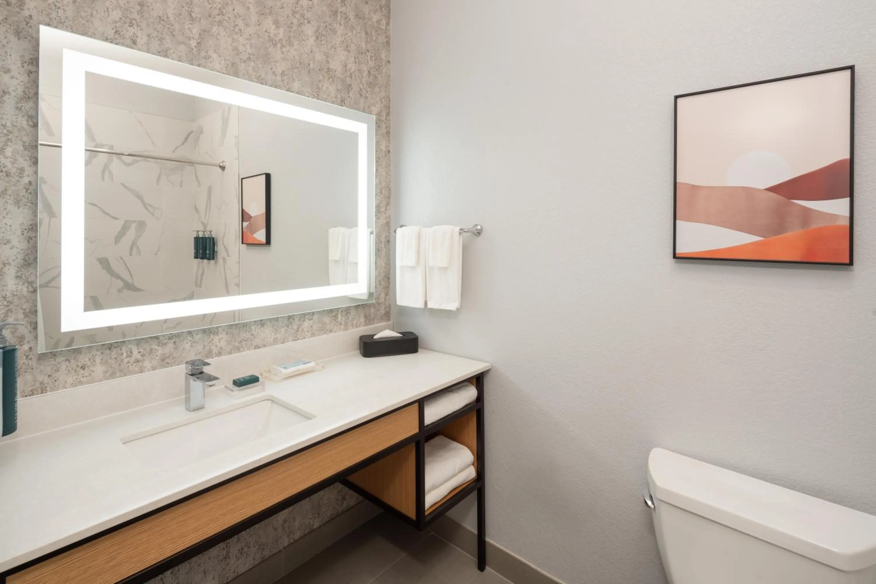 DoubleTree by Hilton Houston Westchase