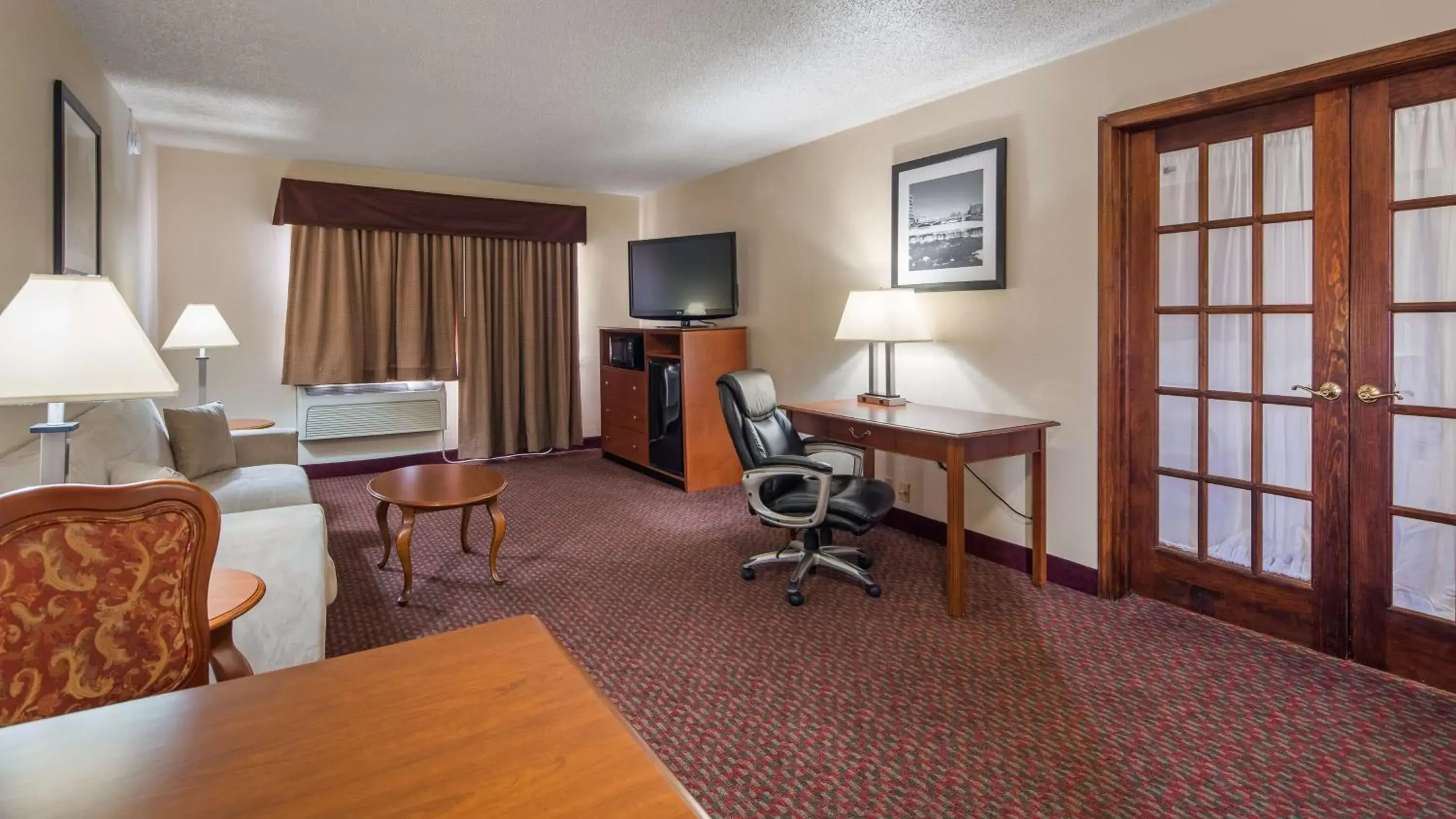 Photo of the whole room in Best Western Inn of St. Charles Photo of the whole room in Best Western Inn of St. Charles