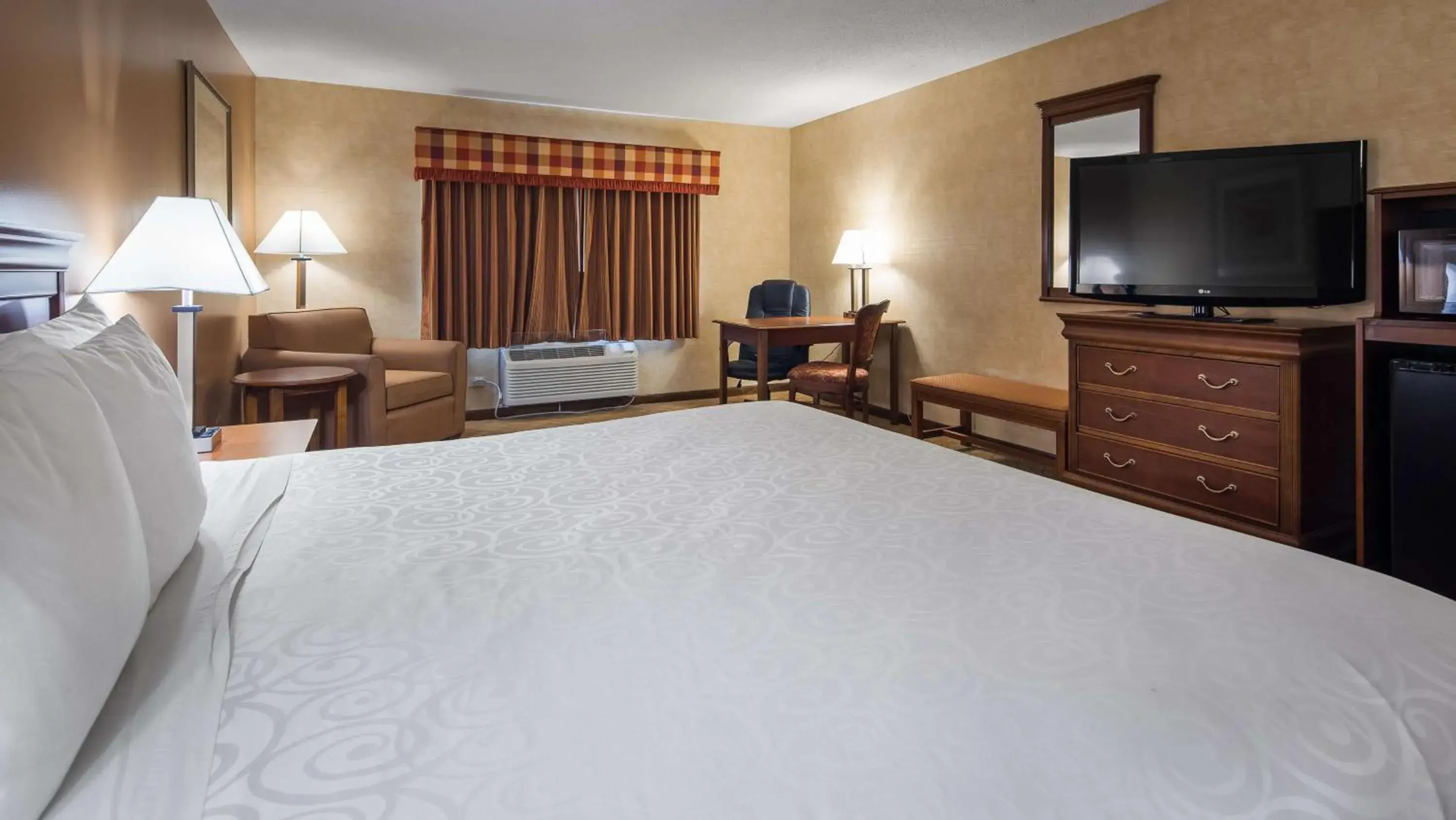 Bedroom in Best Western Inn of St. Charles Bedroom in Best Western Inn of St. Charles