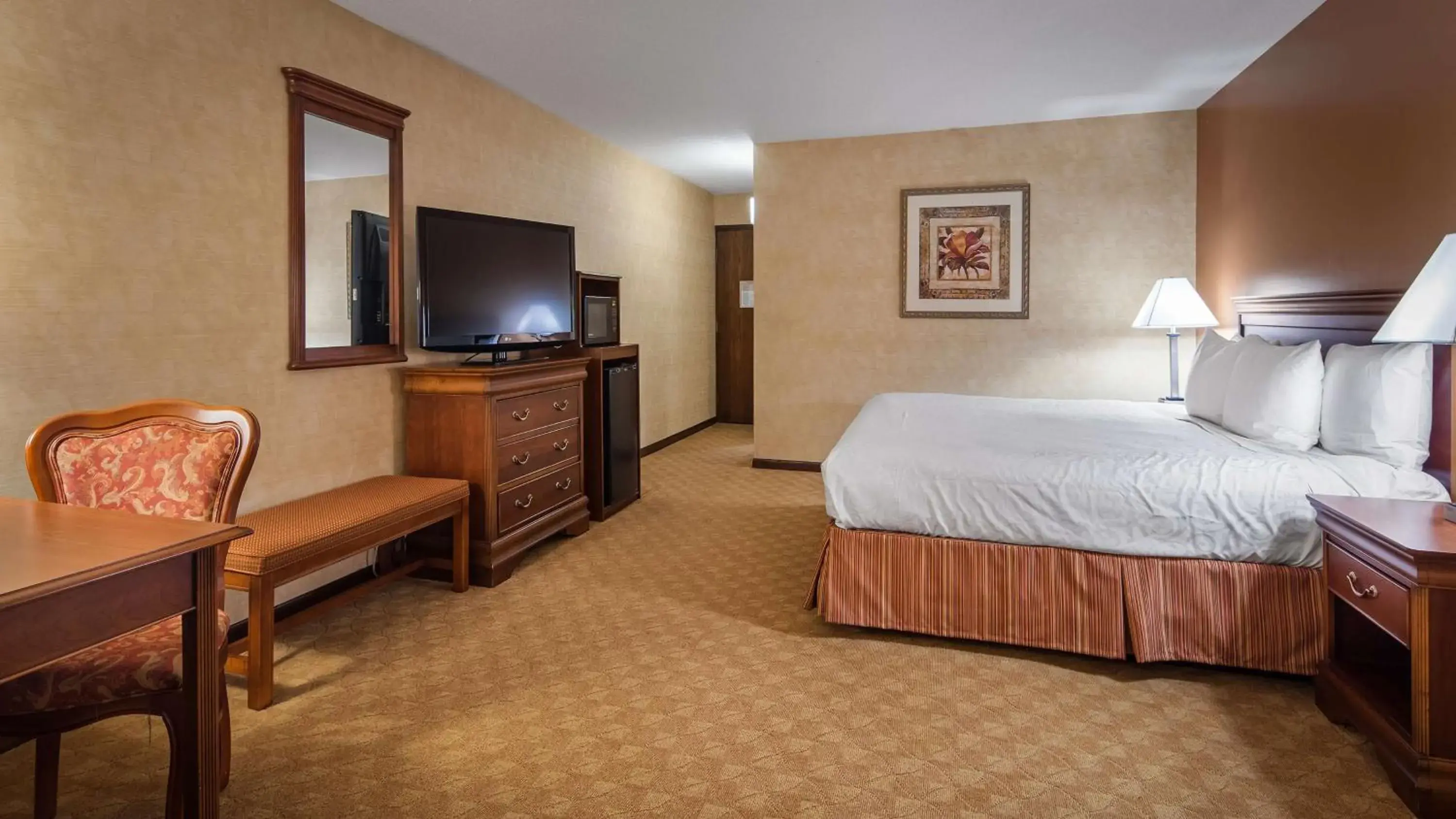 Bedroom in Best Western Inn of St. Charles Bedroom in Best Western Inn of St. Charles
