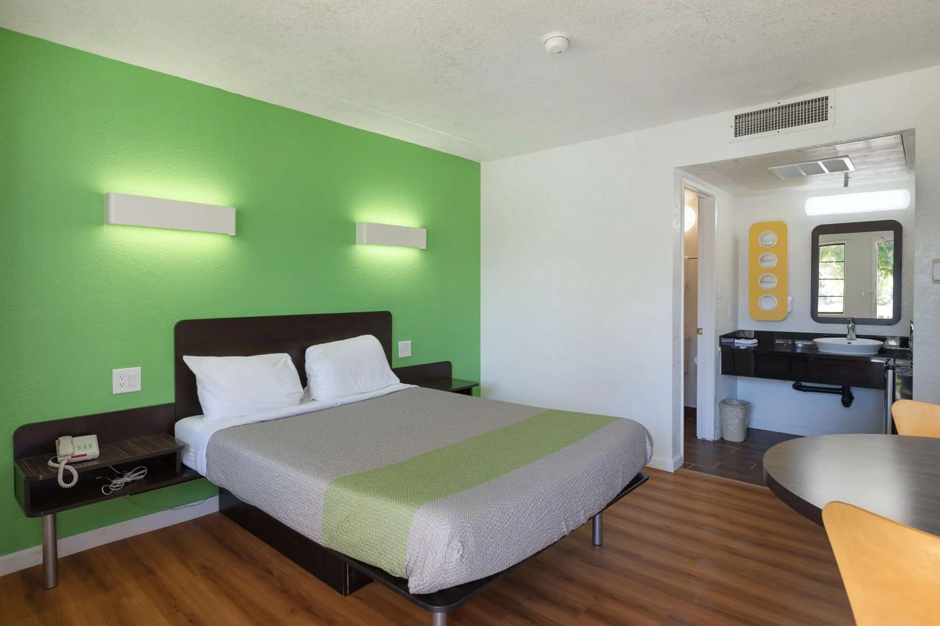 Photo of the whole room, Bed in Motel 6-Barstow, CA