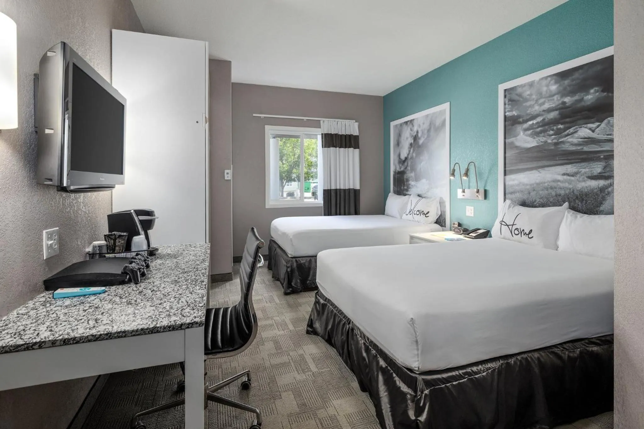 Photo of the whole room, Bed in Prairie Crest Medicine Hat by IHG