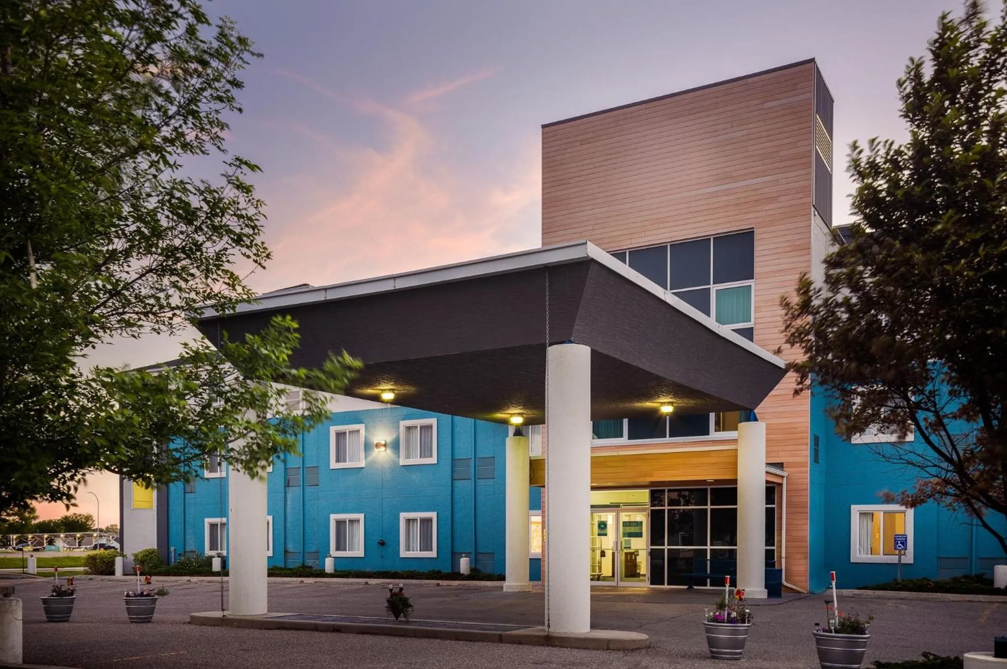 Property building in Prairie Crest Medicine Hat by IHG