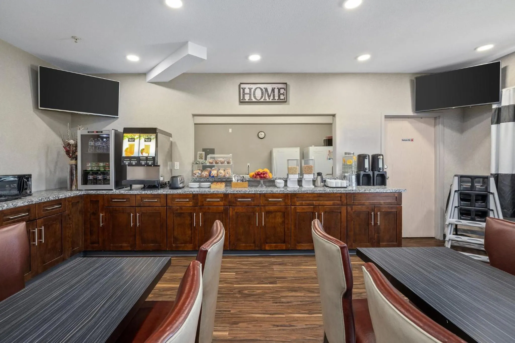 Breakfast in Prairie Crest Medicine Hat by IHG