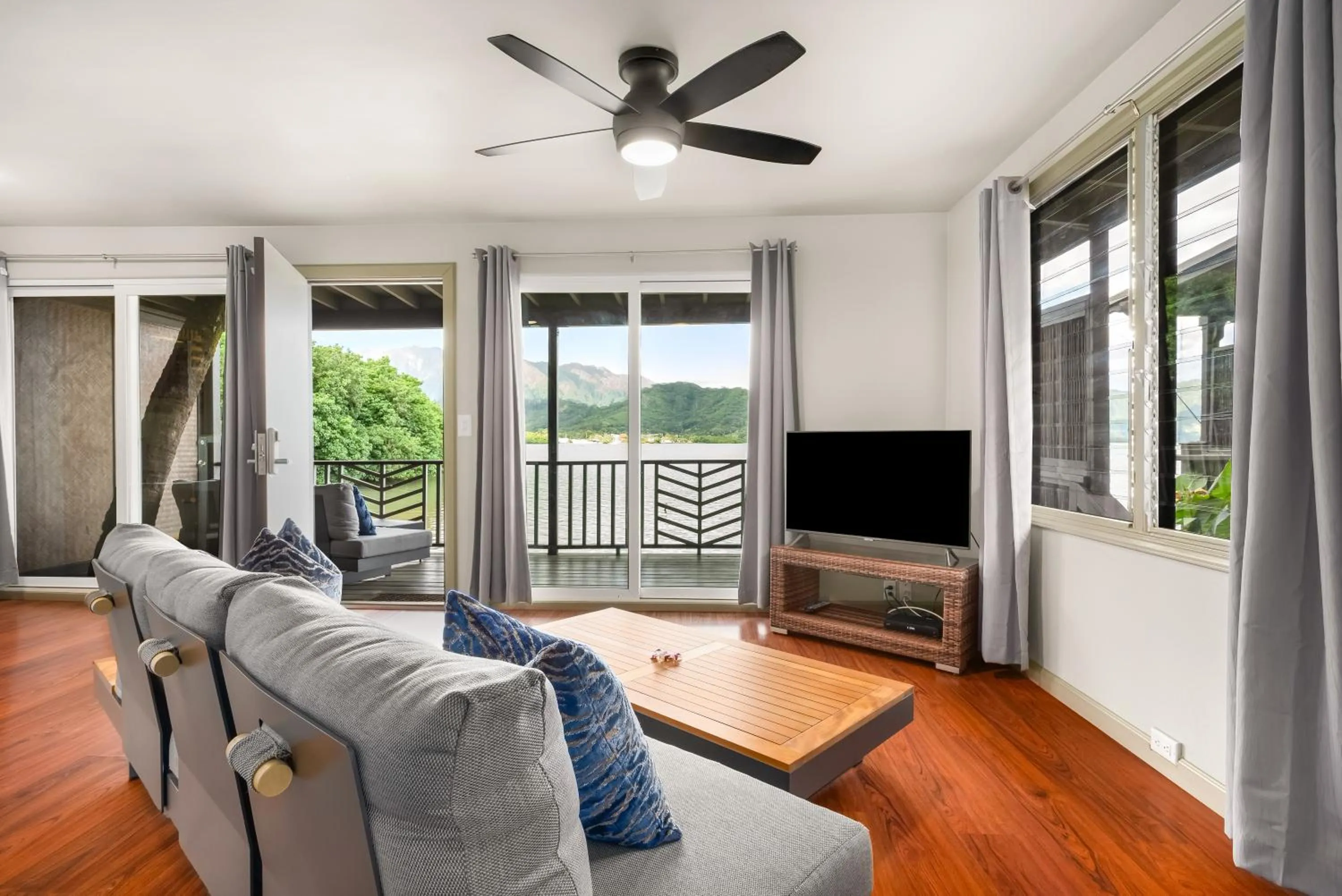 TV and multimedia in Paradise Bay Resort