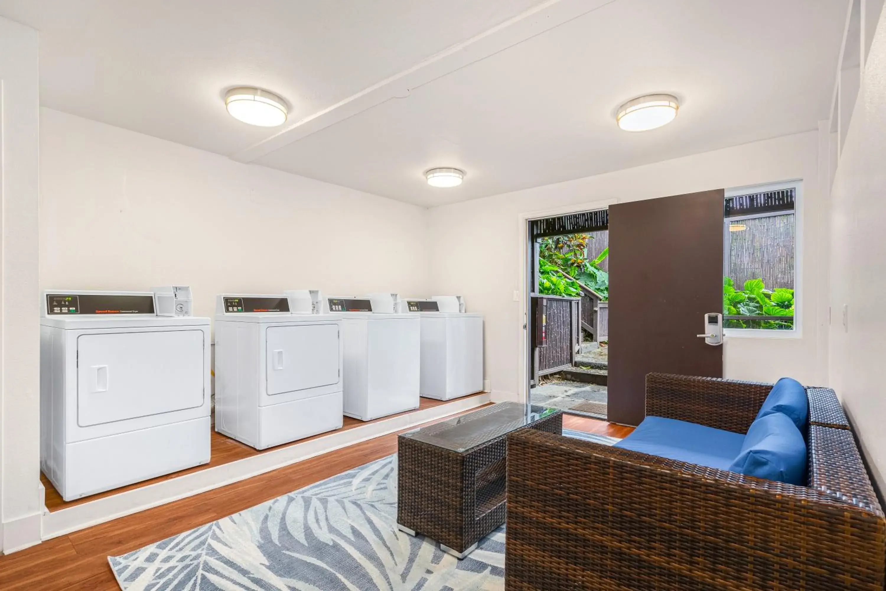 laundry, Bed in Paradise Bay Resort laundry, Bed in Paradise Bay Resort