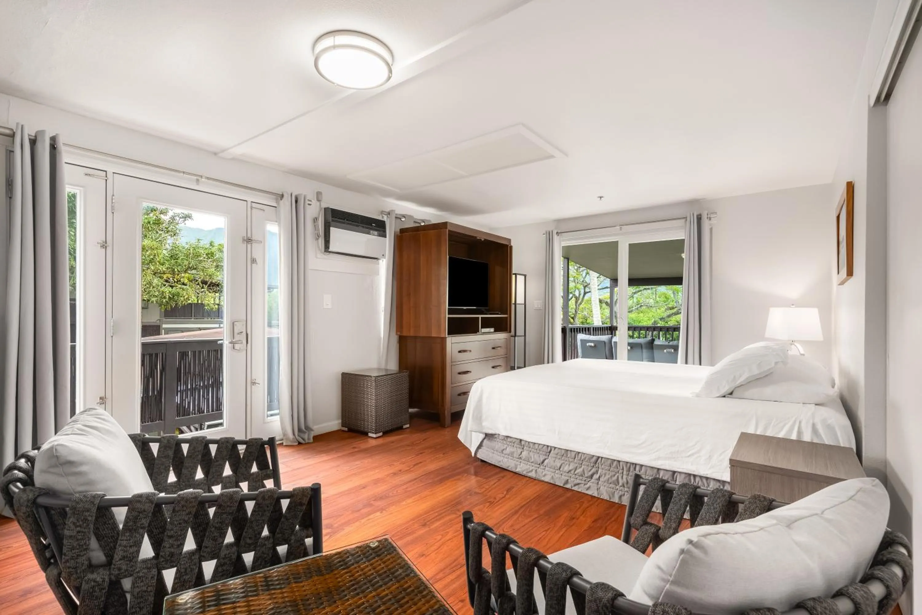 Bed in Paradise Bay Resort