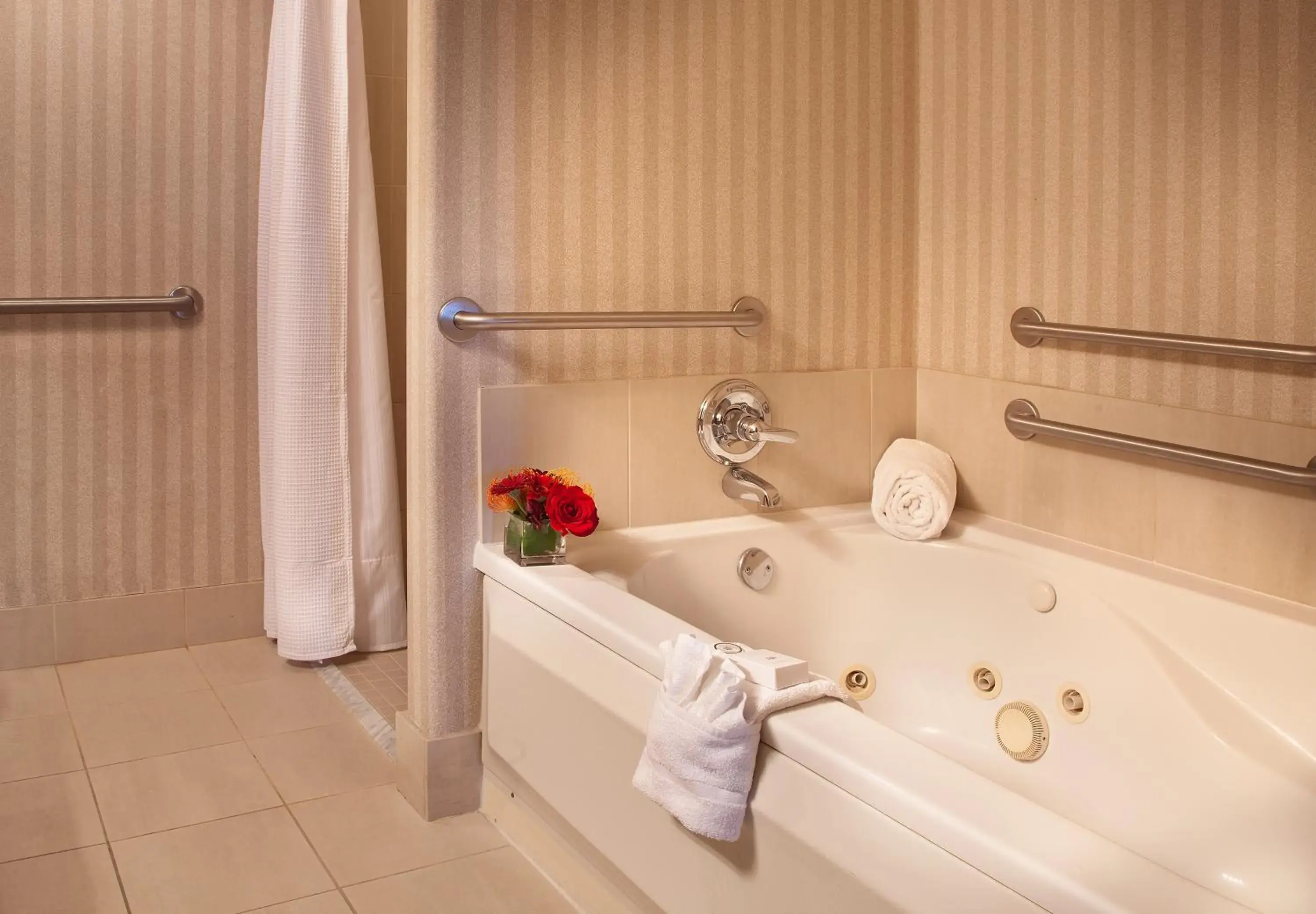 One-Bedroom Suite in The Paramount Hotel Portland One-Bedroom Suite in The Paramount Hotel Portland