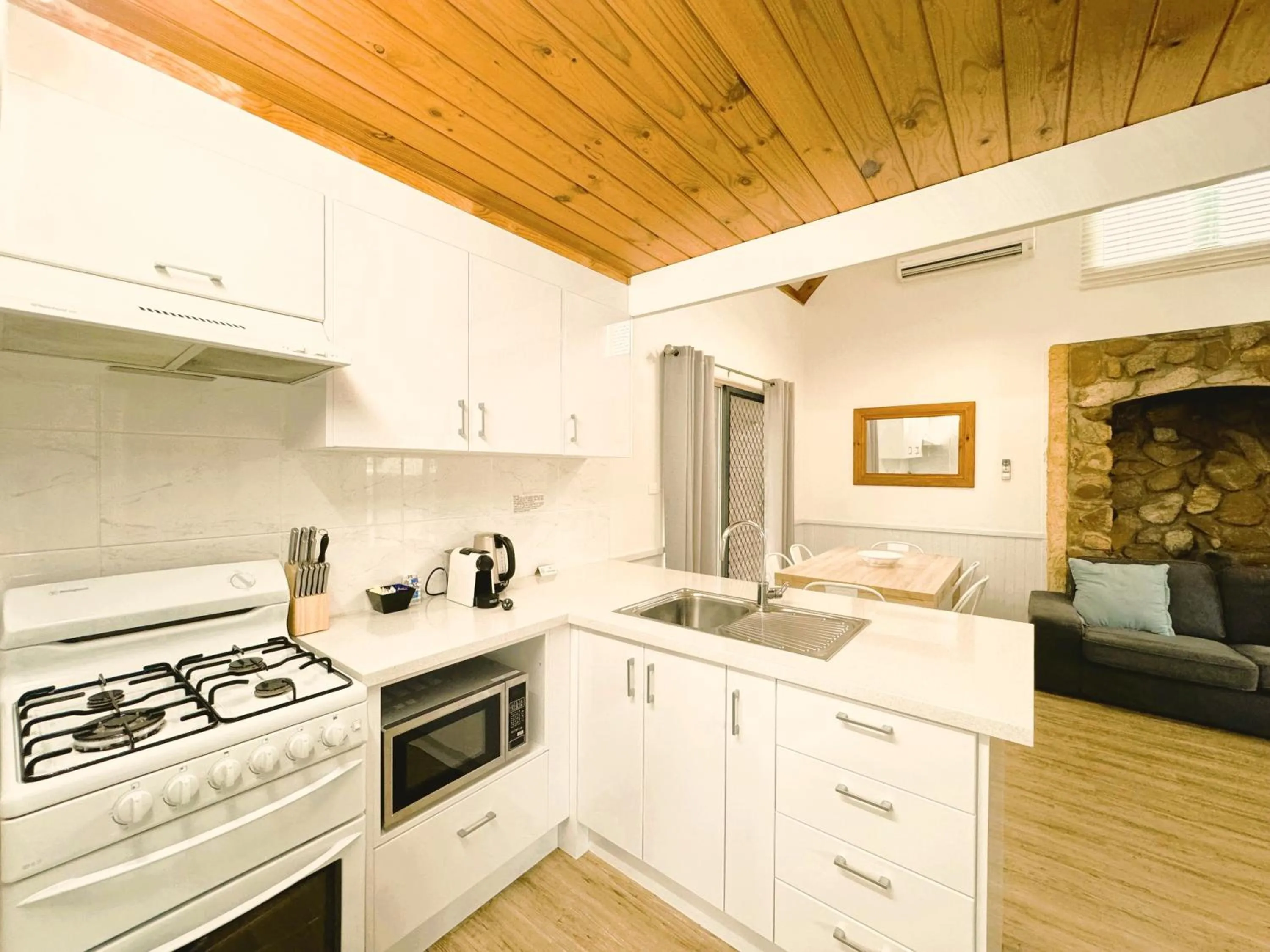 Kitchen or kitchenette in Bay Village Dunsborough