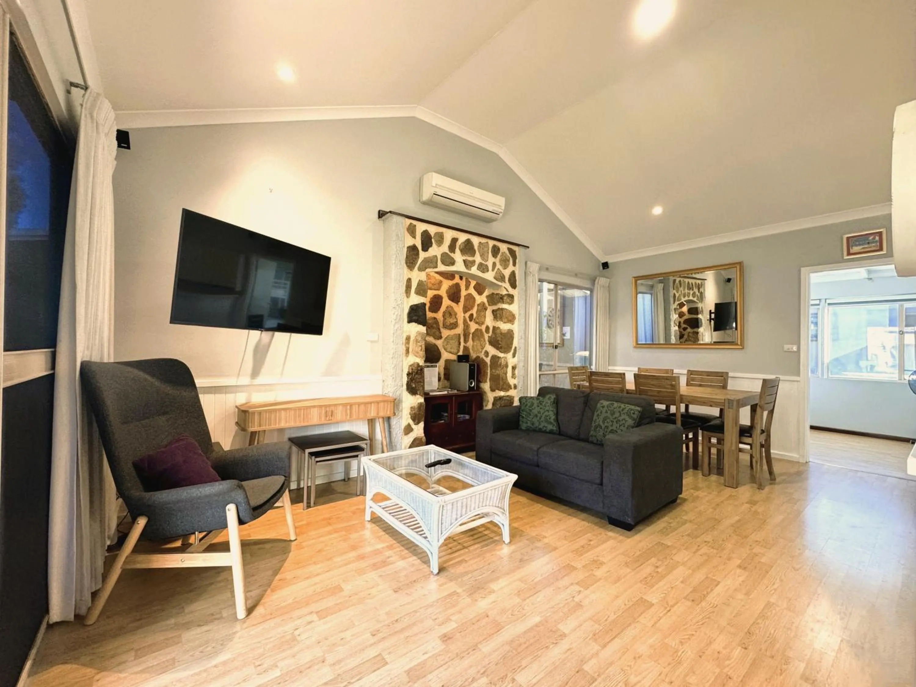 Bay Village Dunsborough