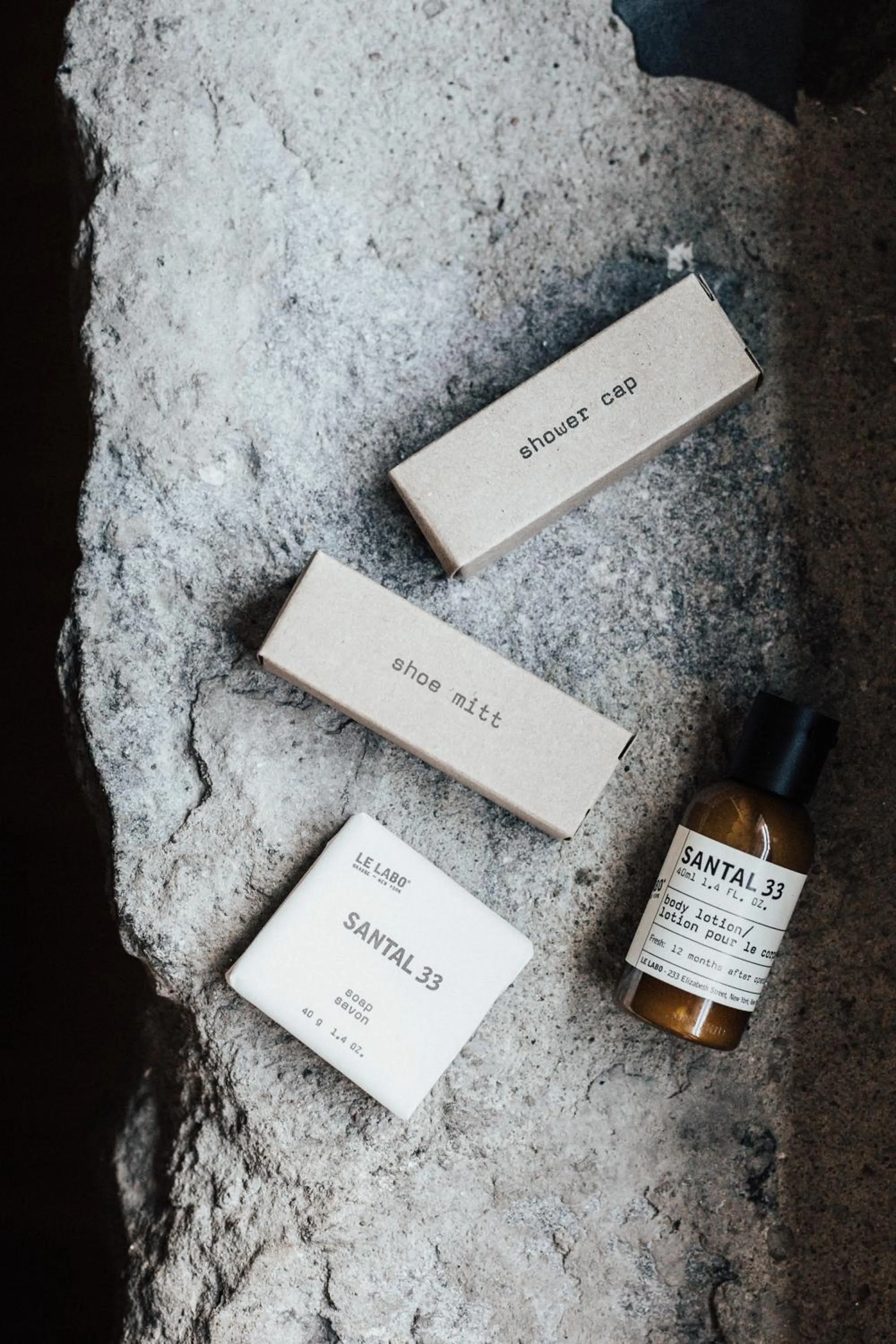 Bathroom in Le Petit Hôtel Vieux-Montréal - Saint-Paul by Gray Collection