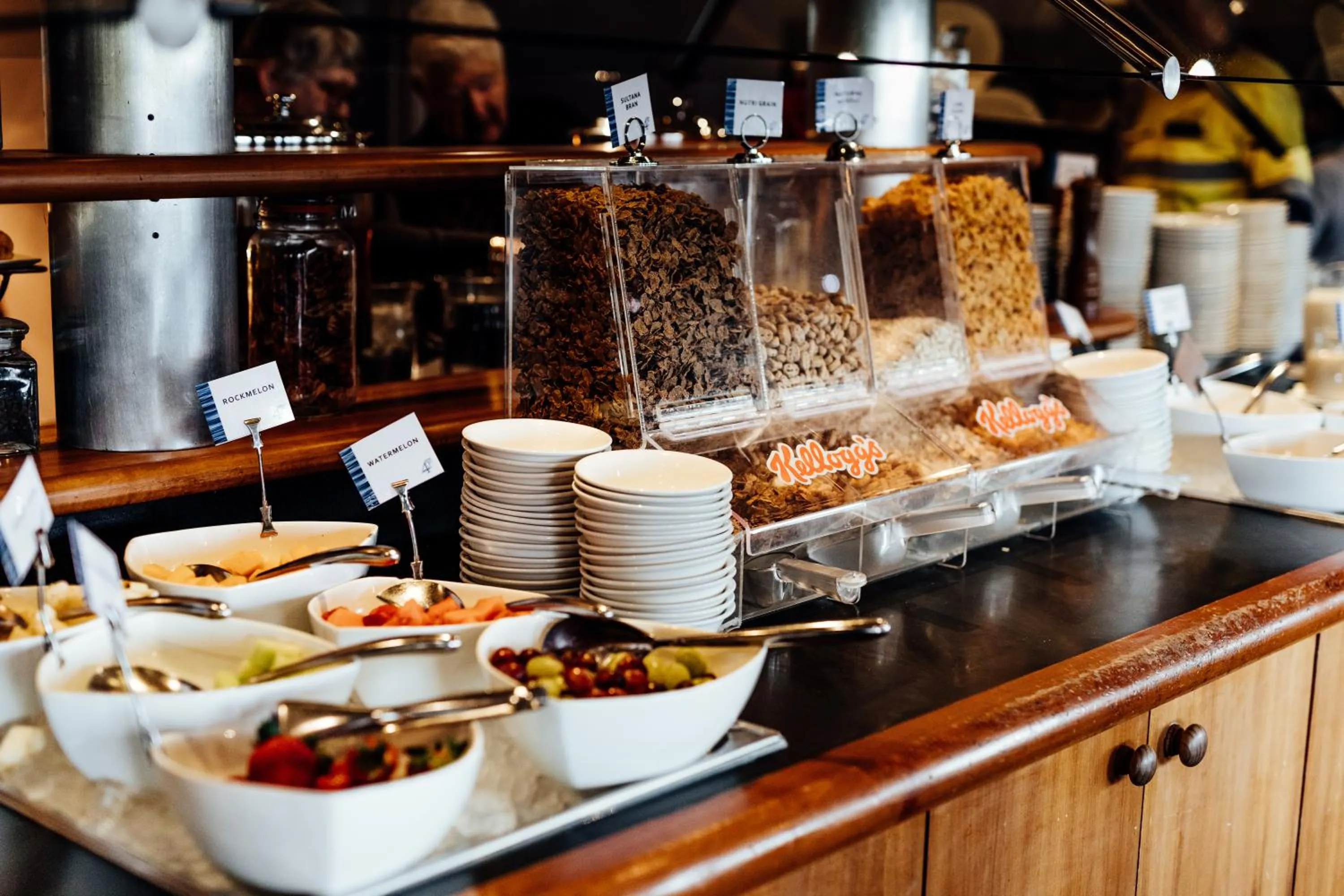 Breakfast in Strahan Village