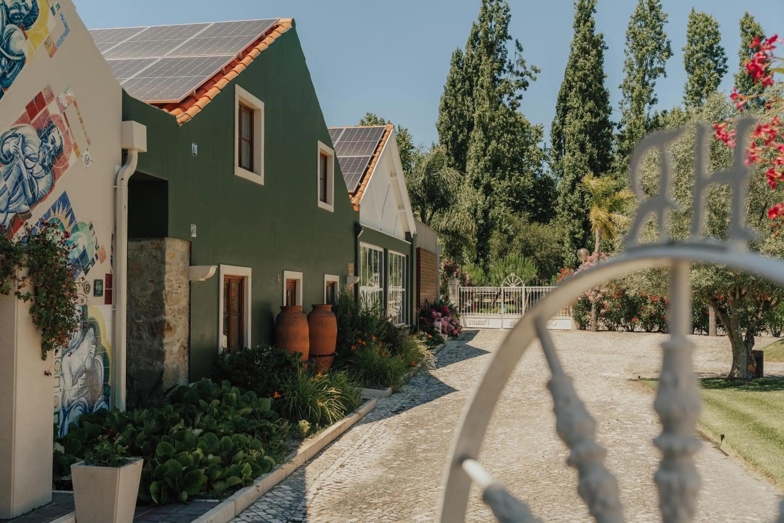 Property building in Quinta do Pinheiro Hotel E Eventos by Grupo Quinta dos Lagos