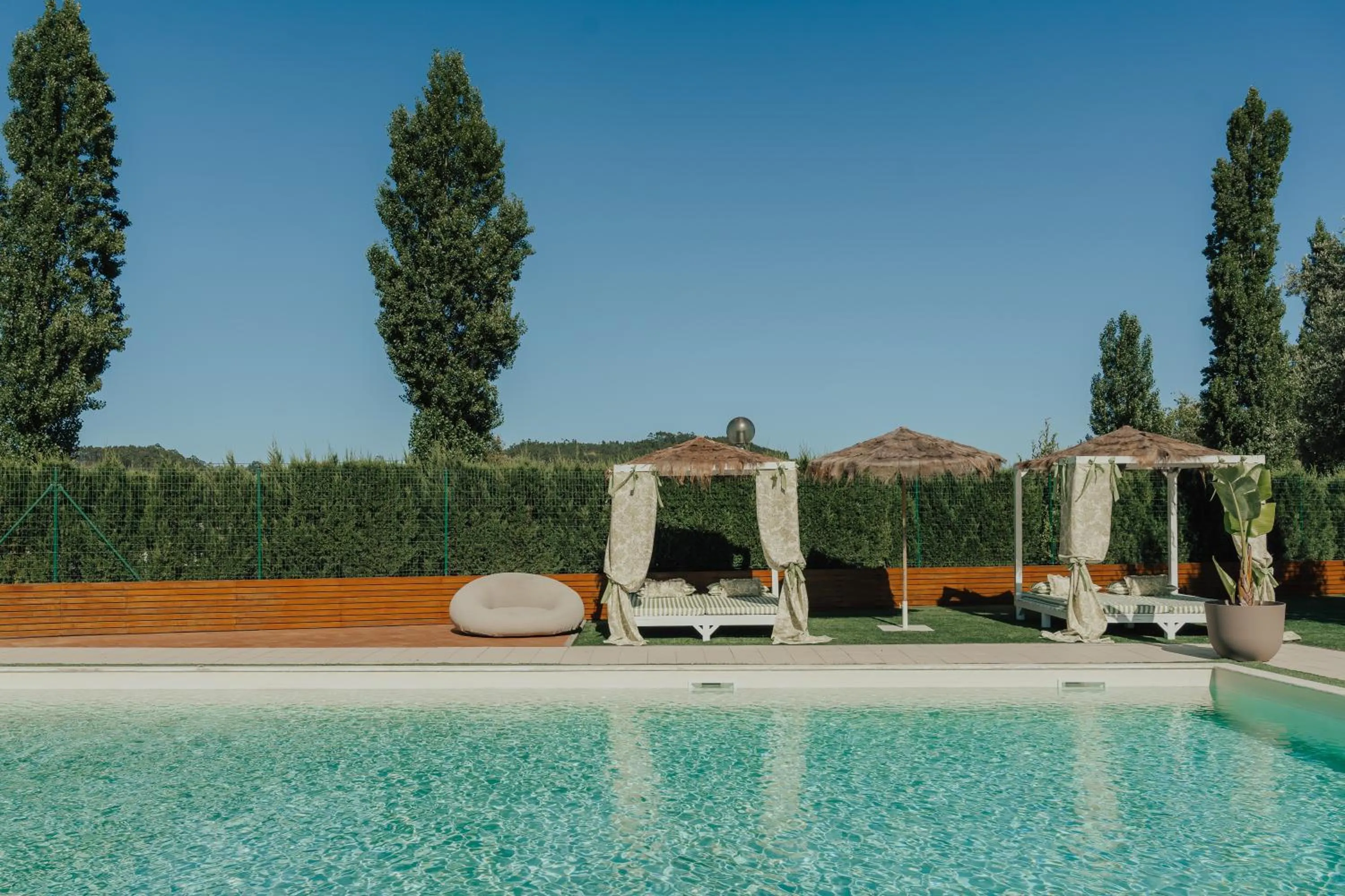 Swimming pool in Quinta do Pinheiro Hotel E Eventos by Grupo Quinta dos Lagos