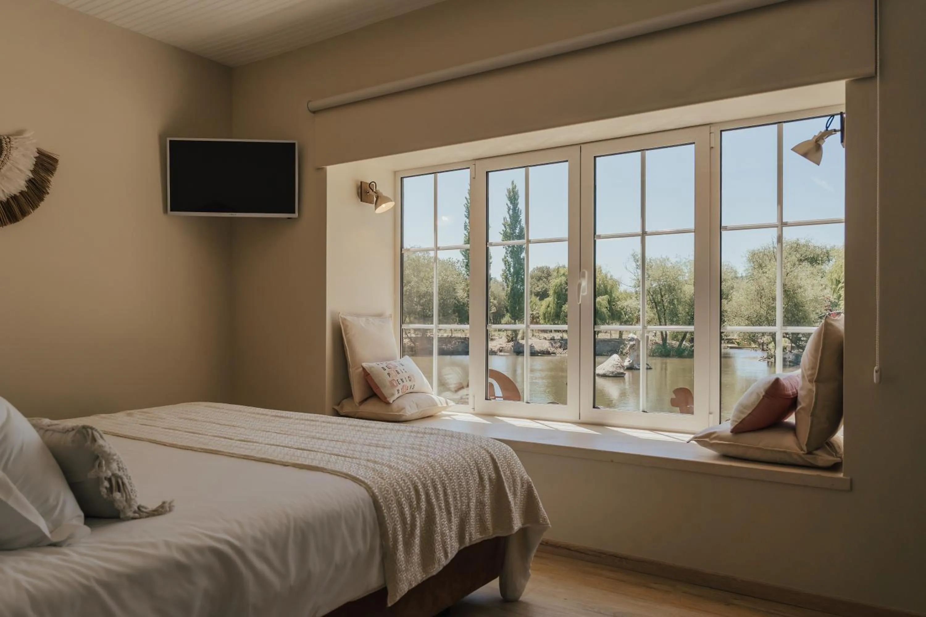 View (from property/room), Bed in Quinta do Pinheiro Hotel E Eventos by Grupo Quinta dos Lagos