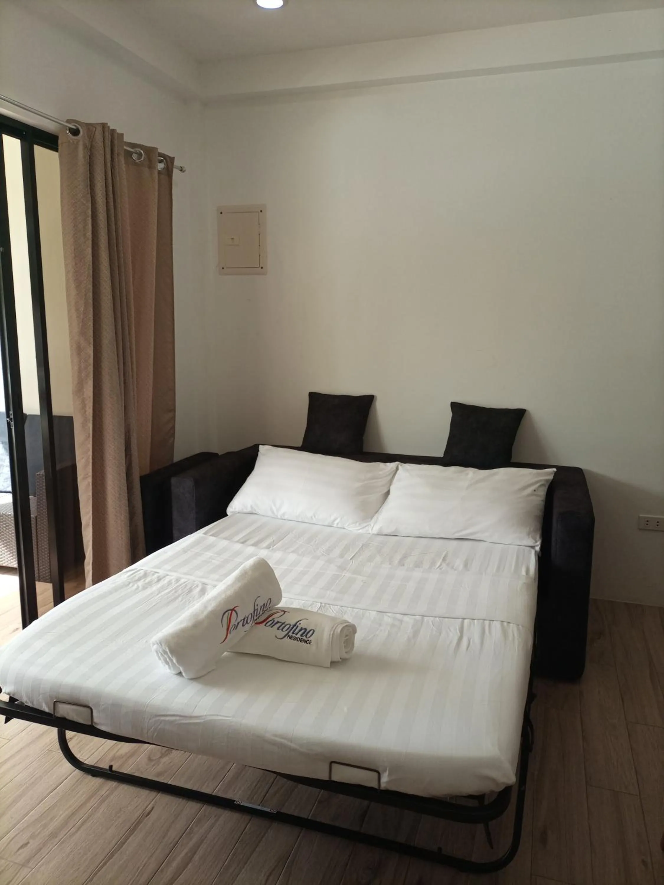 Bed in Portofino Panglao Bohol