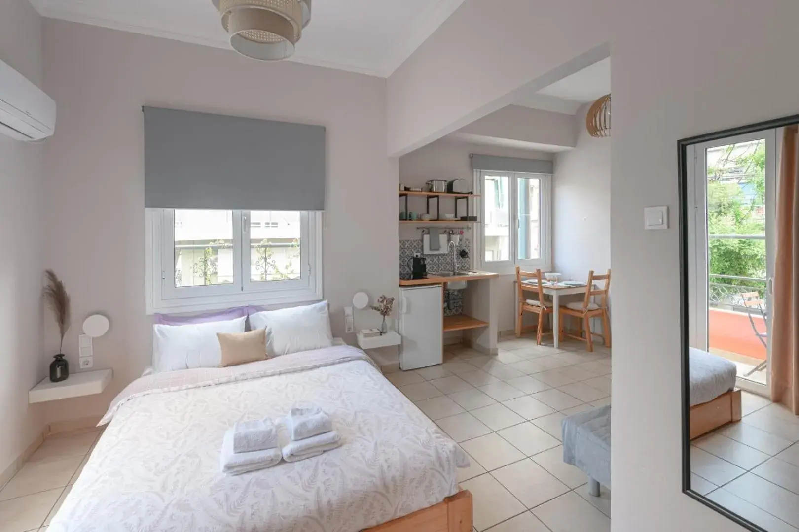 Quadruple Room with Balcony (Cocoon) in Circle Inn Quadruple Room with Balcony (Cocoon) in Circle Inn