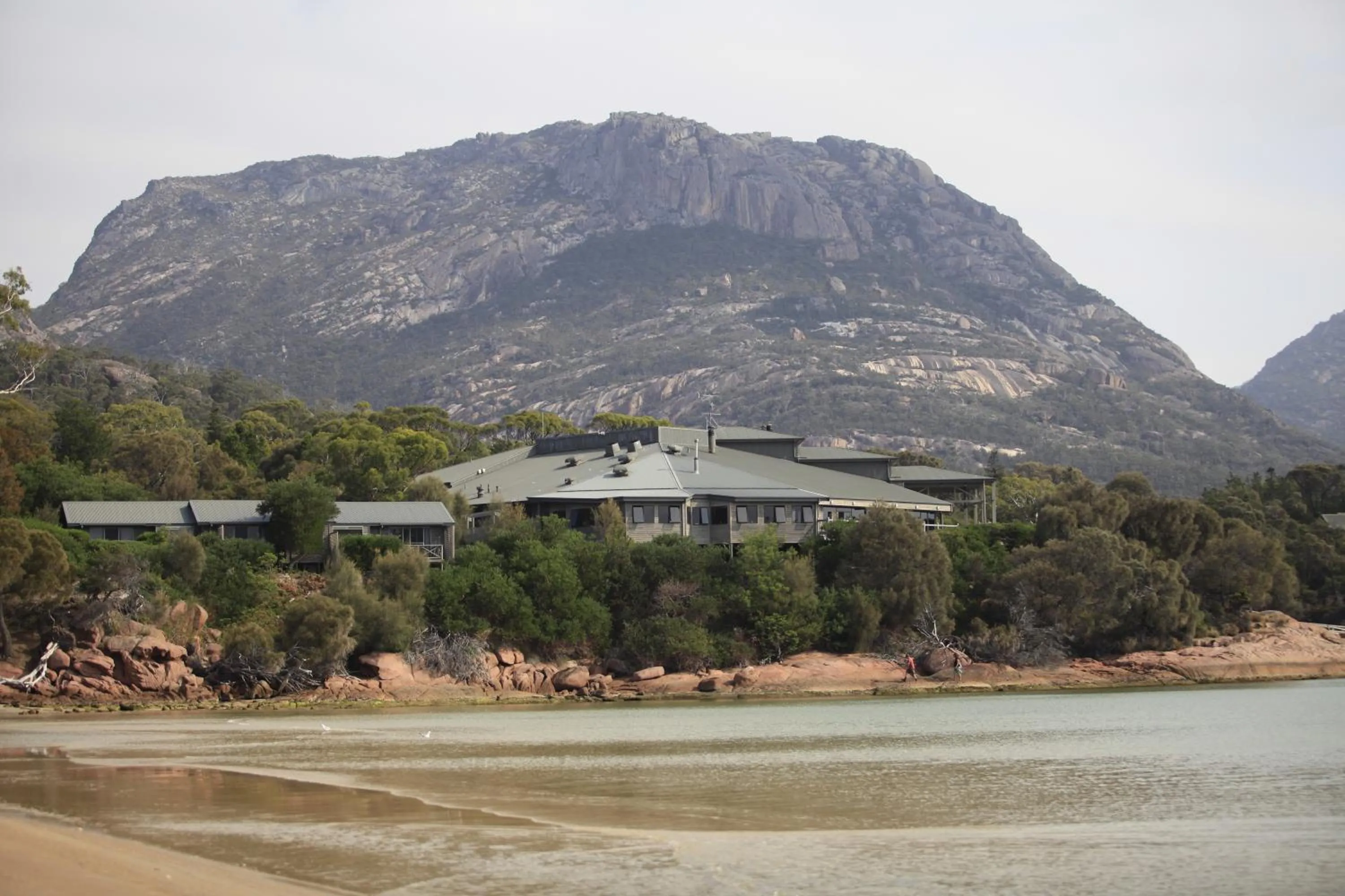 Property building in Freycinet Lodge