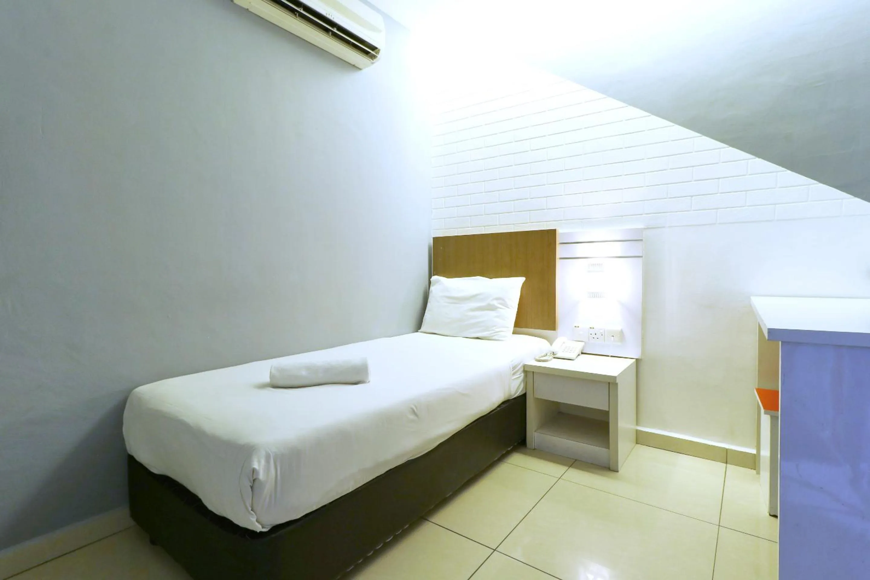 Bedroom, Bed in Suite Dreamz Hotel